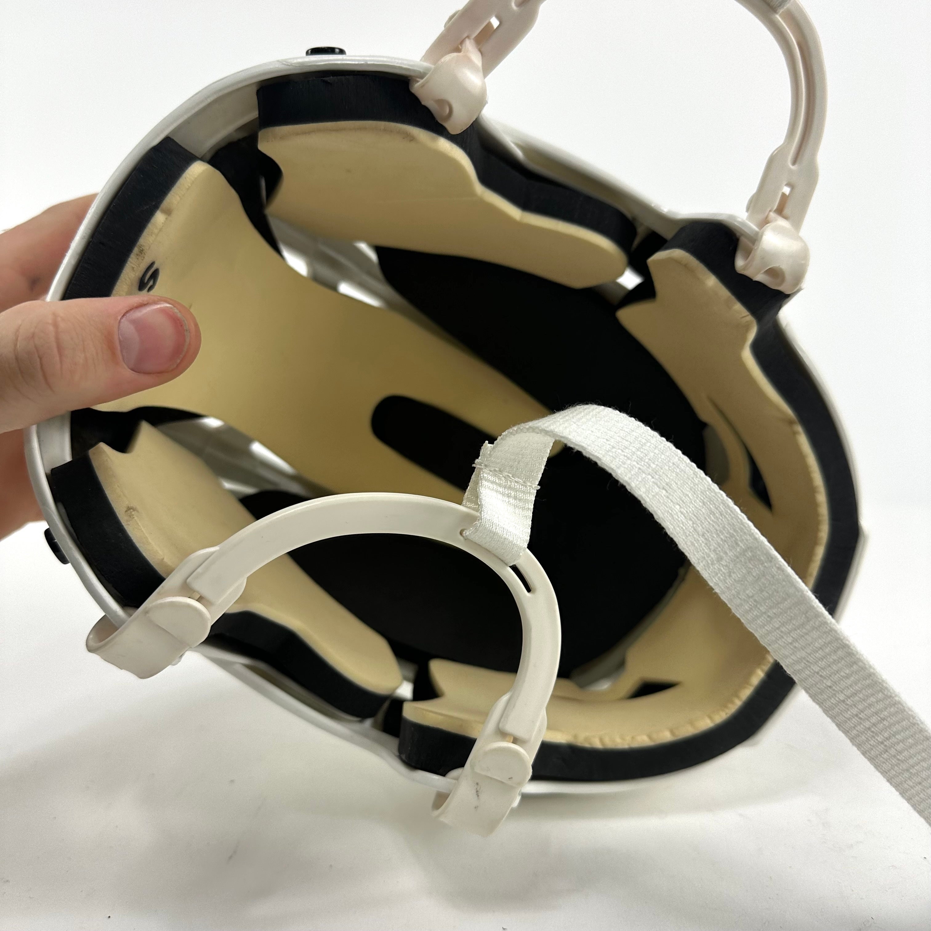 Used White CCM V08 Helmet | Small | L336 - Top Flight Hockey