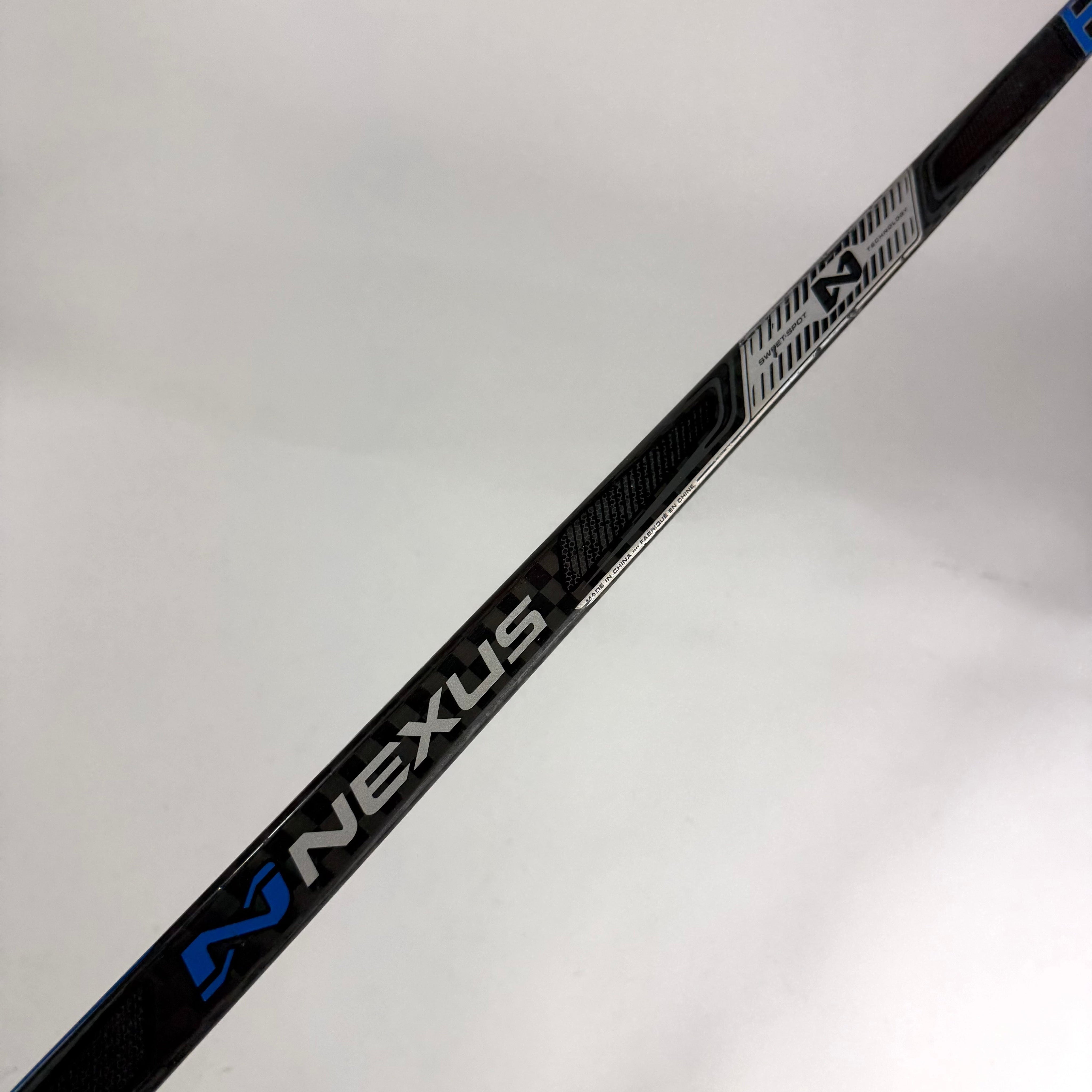 Used Right Bauer Nexus Team | 87 Flex P88 Curve Grip | E726 - Top Flight Hockey