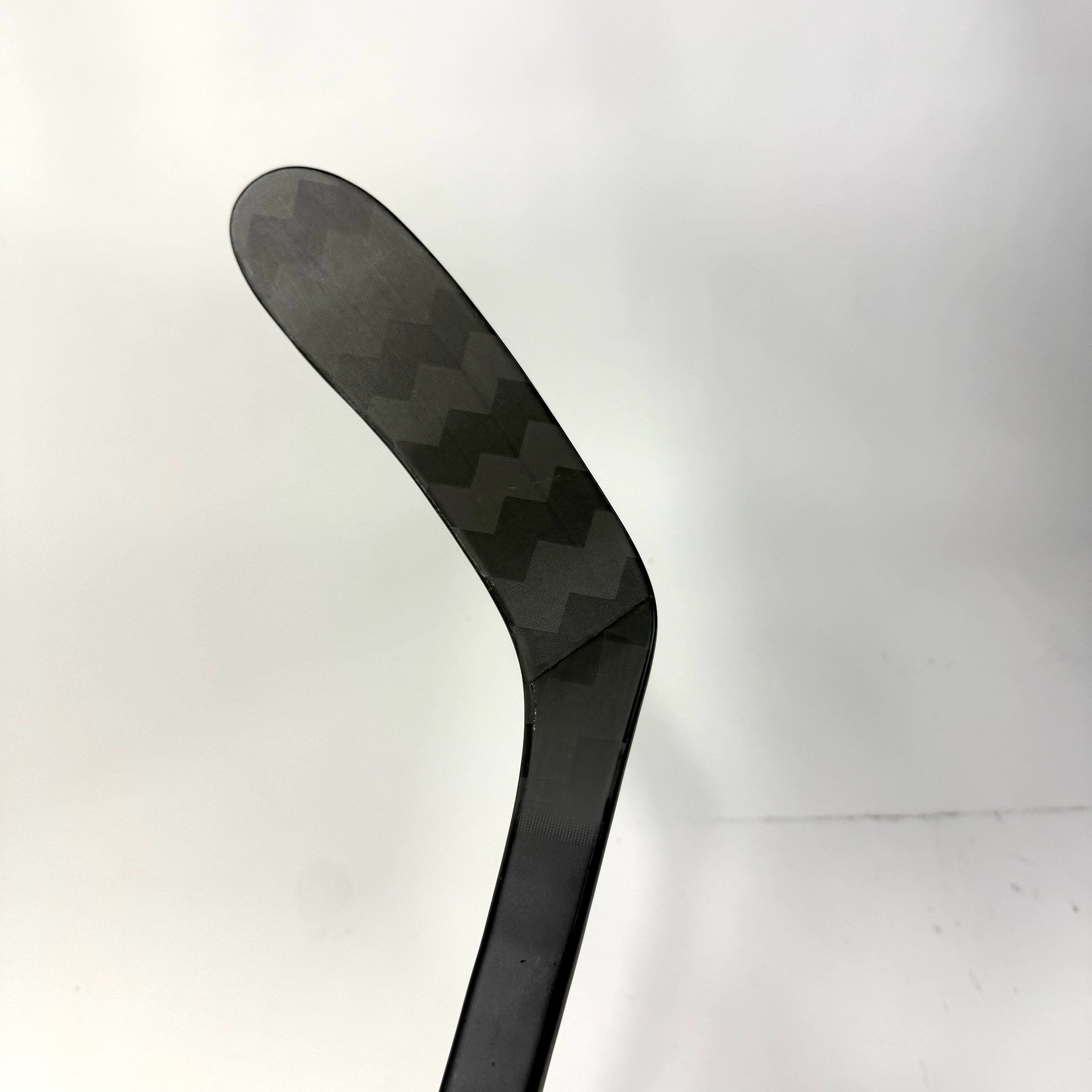 New Left CCM Ribcor Trigger 10 Pro | 65 Flex P28 Curve Grip | J229
