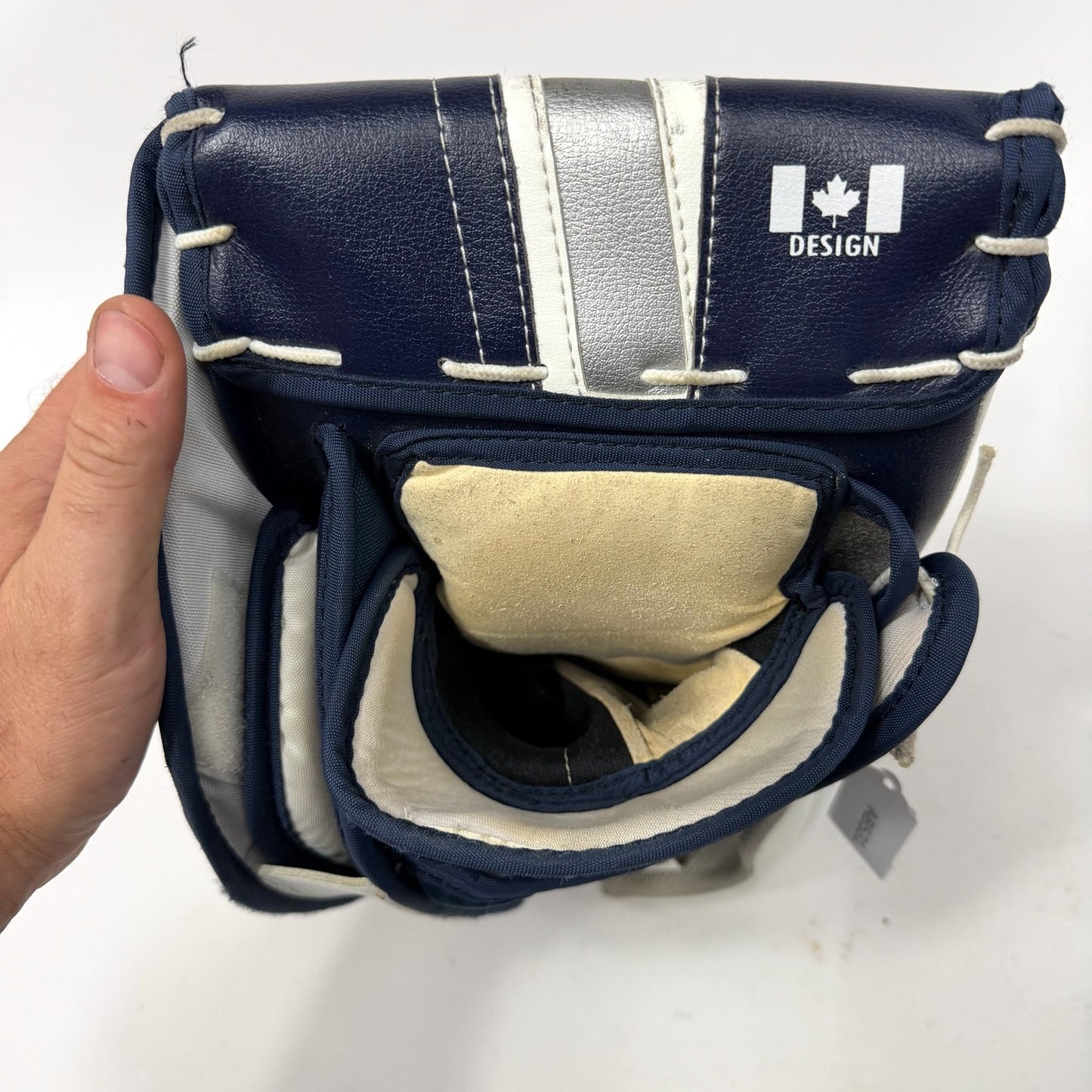 Used Regular Navy/Silver/White Brian's Subzero 7.0 Goalie Blockers | Intermediate |  AB531