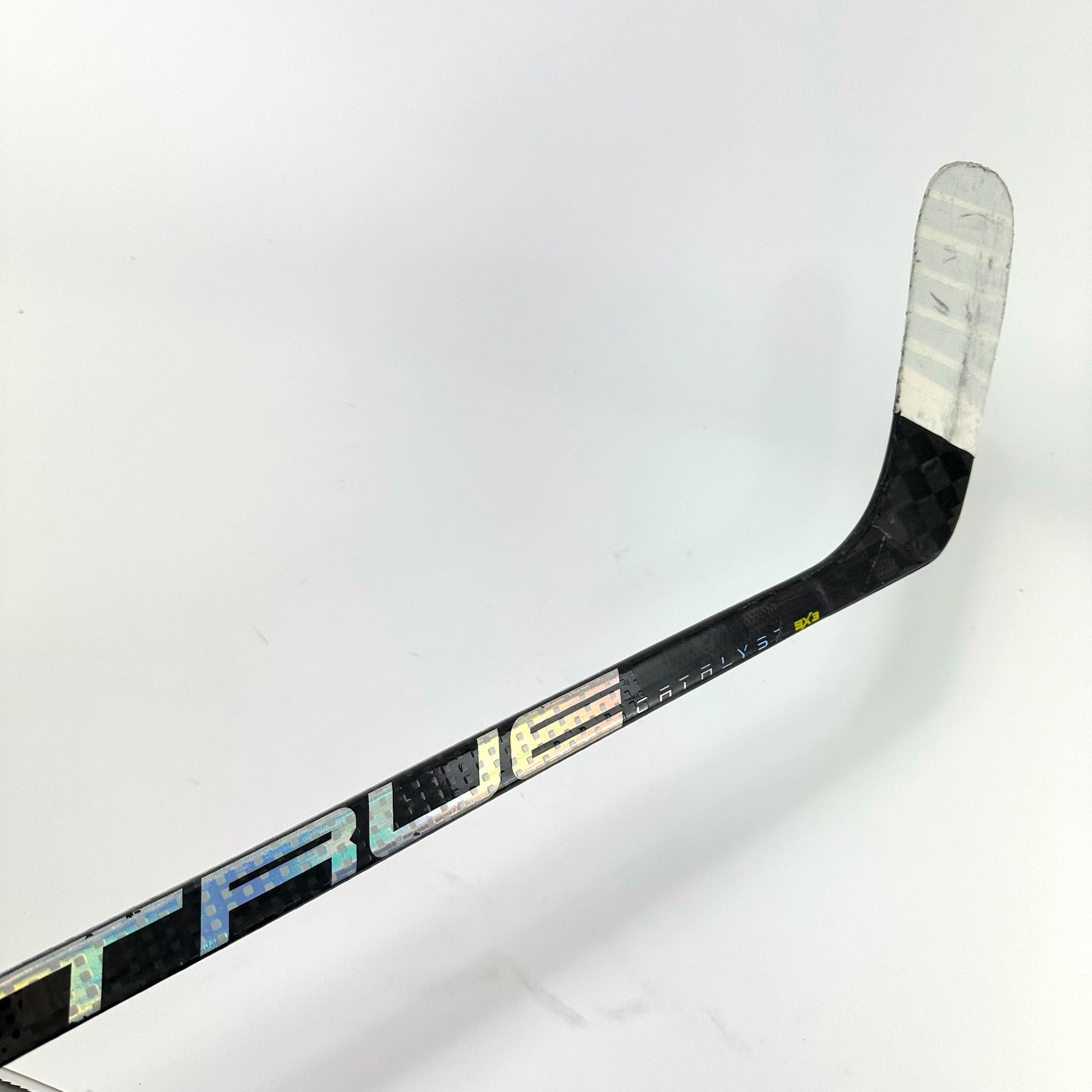 Used Left True Catalyst 9x3 | 95 Flex P19 Curve Grip | Carplad | K174 - Top Flight Hockey