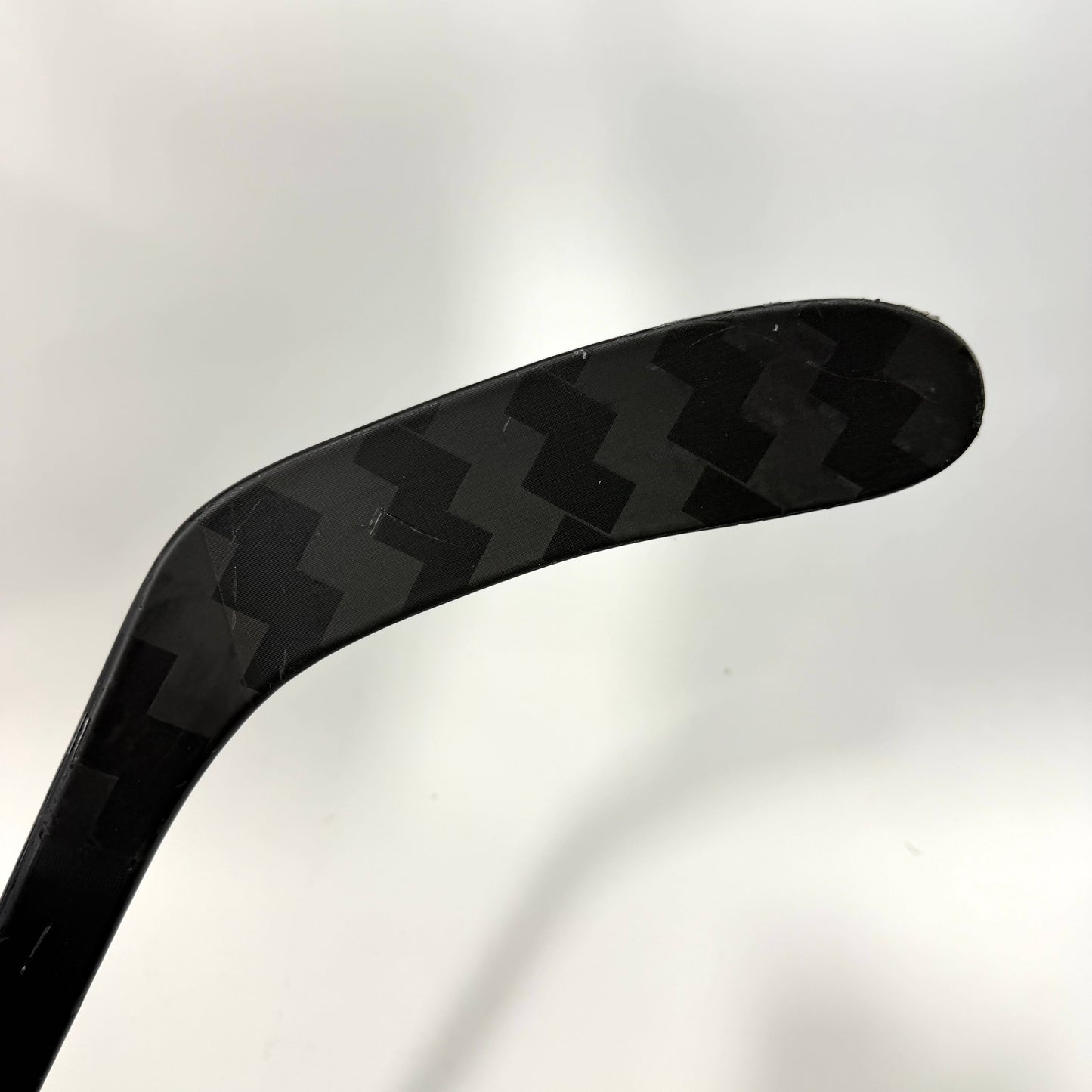 Used Right CCM Tacks XF Ghost | 75 Flex P28 Curve Grip | AB947