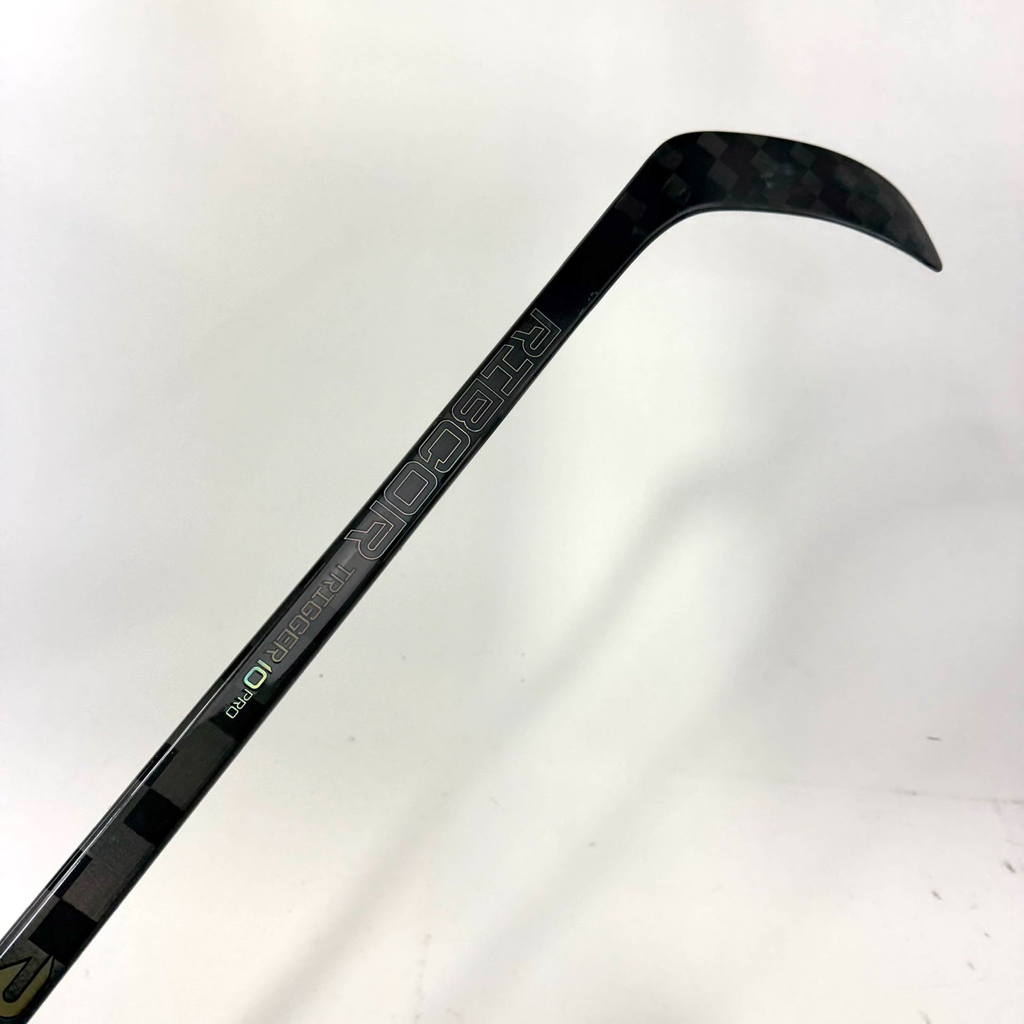 New Left CCM Ribcor Trigger 10 Pro | 75 Flex P28 Curve Grip | AB827