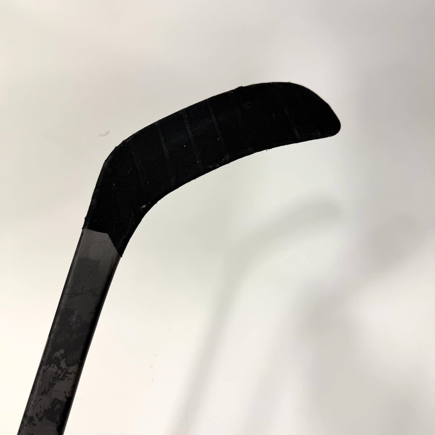 Used Left CCM Ribcor Trigger 9 Pro | 75 Flex P28 Curve Grip | AB735
