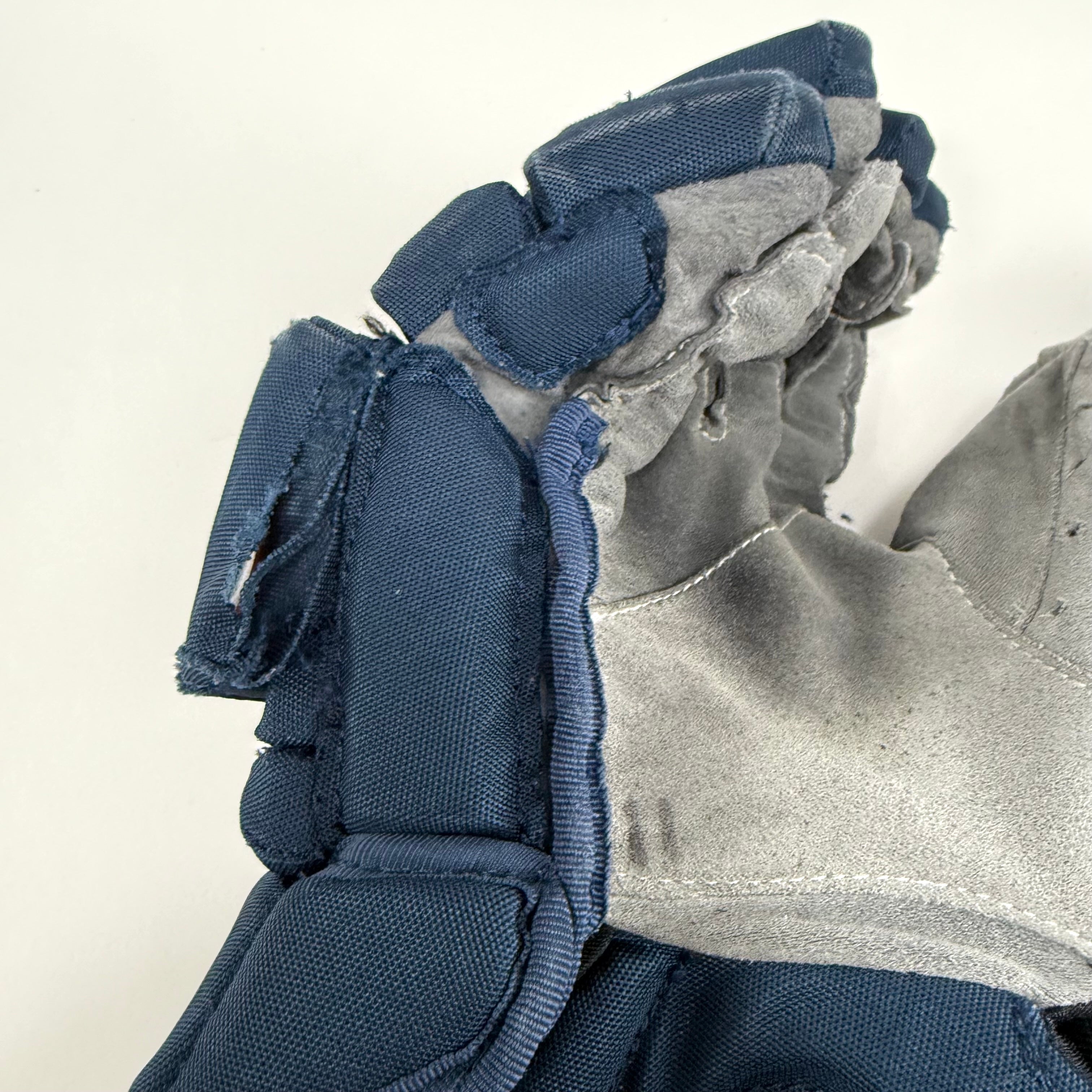 Used Navy CCM HG12 Gloves | 14" | D370
