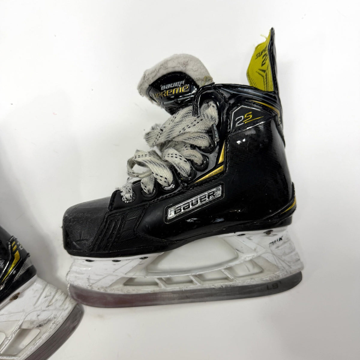 Used Bauer Supreme 2S Skates | Yth 12.5 D | AB380 - Top Flight Hockey