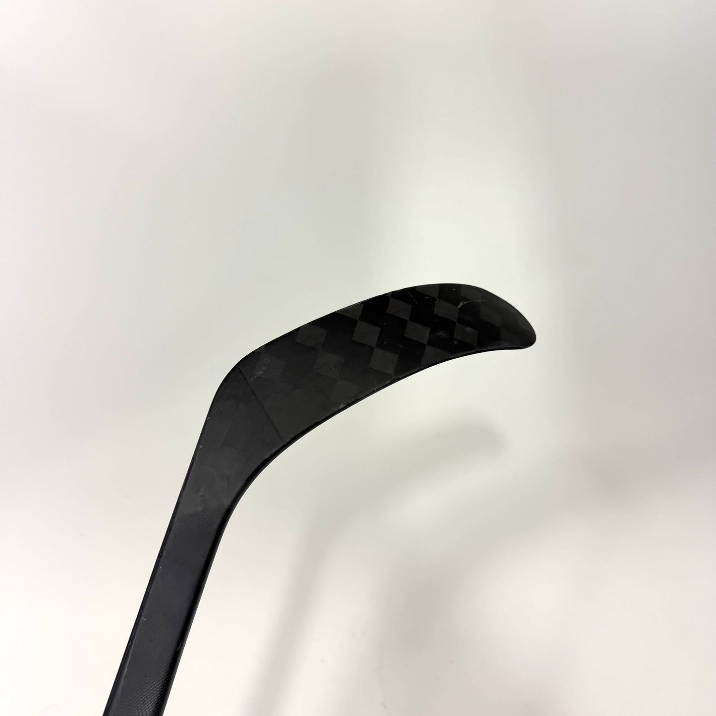 Used Left Black CCM Jetspeed FT8 Pro | 75 Flex P28M Curve Grip | AB995