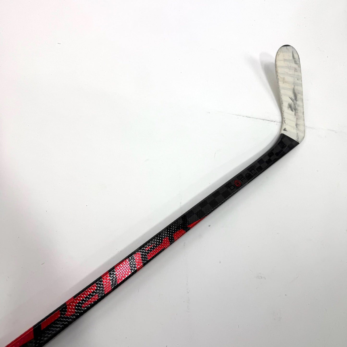 Used Left Red Bauer Pulse | 87 Flex P28 Curve Grip | Matt Gryzelcyk | BH136