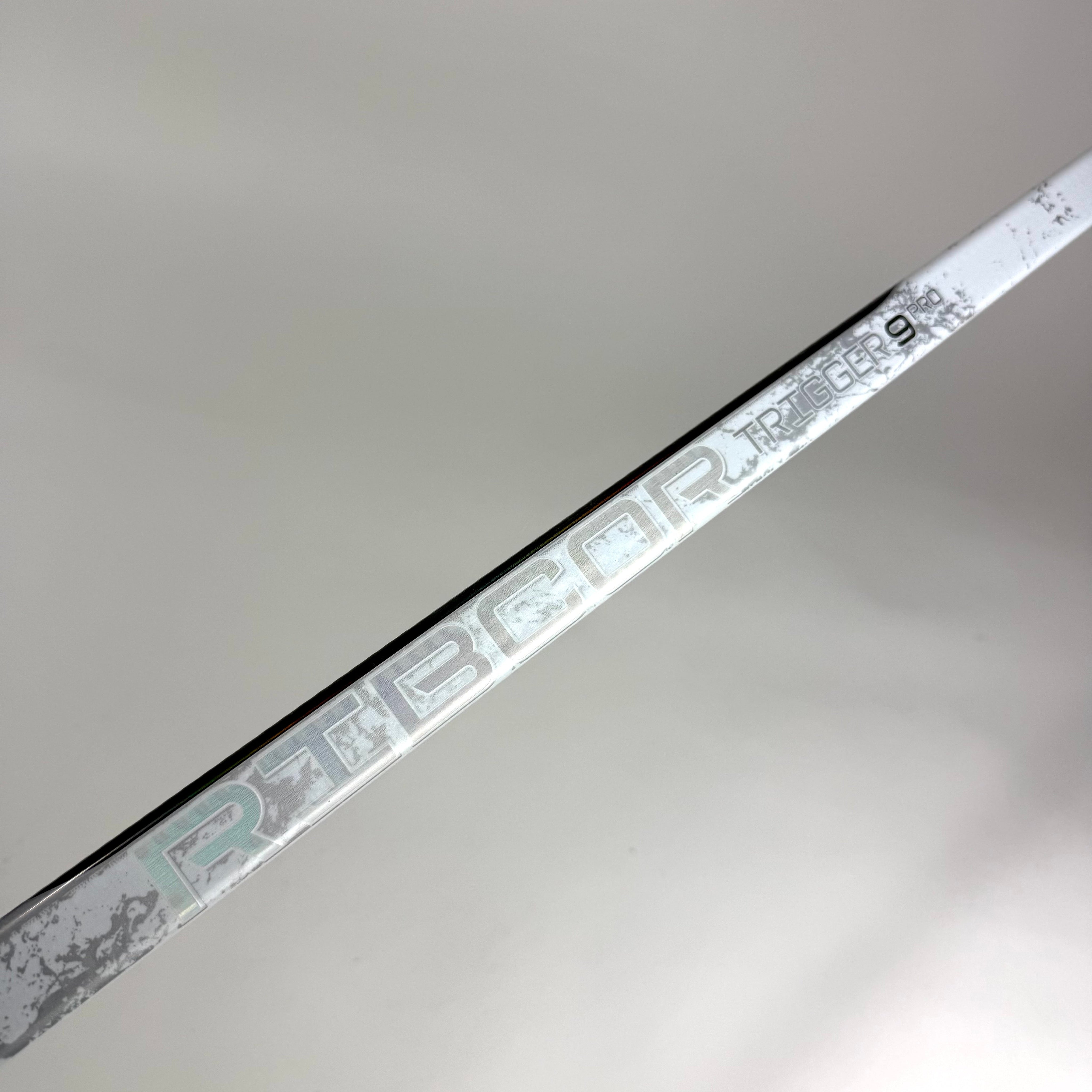 New Left White CCM Ribcor Trigger 9 Pro | 85 Flex P28 Curve Grip | E786 - Top Flight Hockey