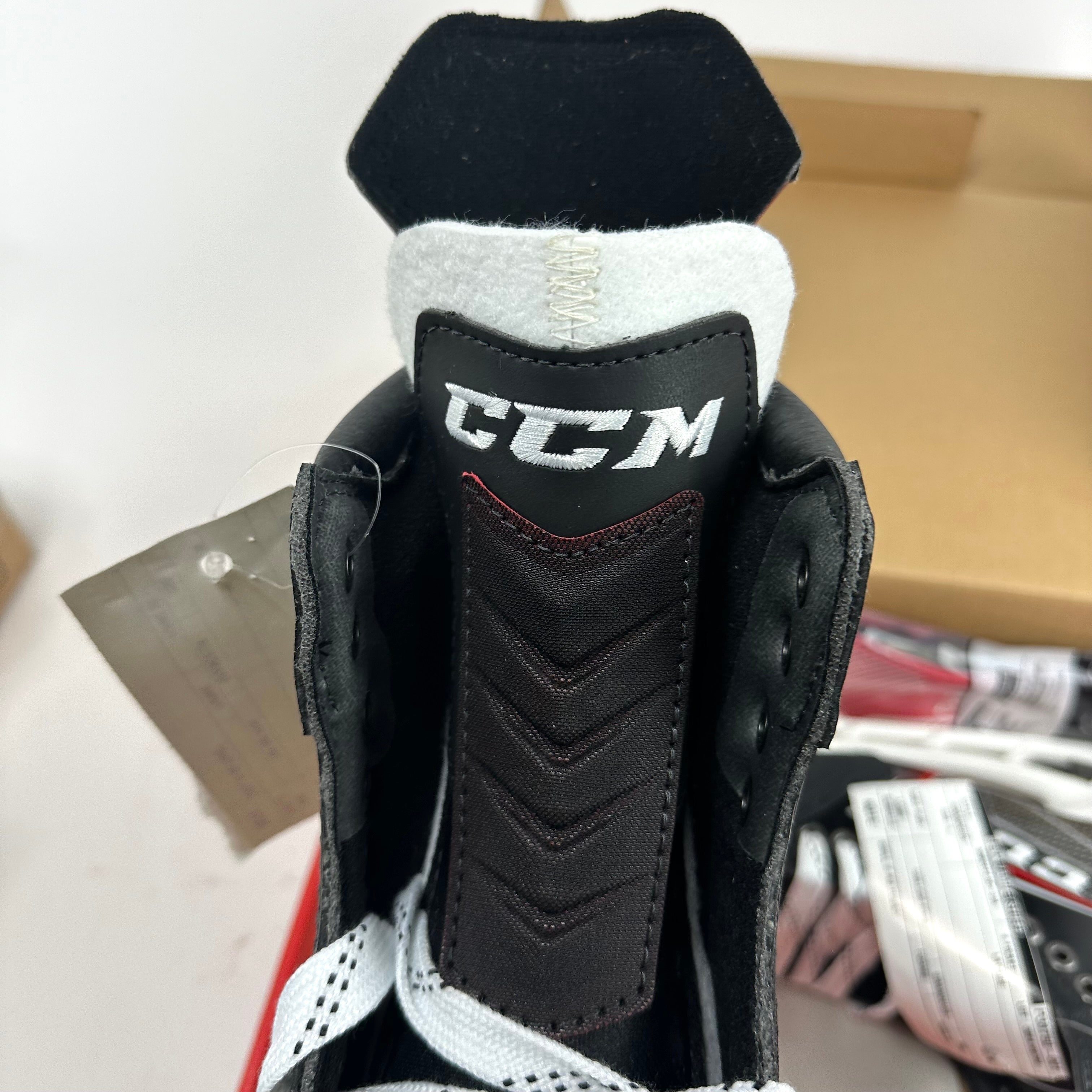 New CCM Jetspeed FT2 Skates | Size 8 | M302