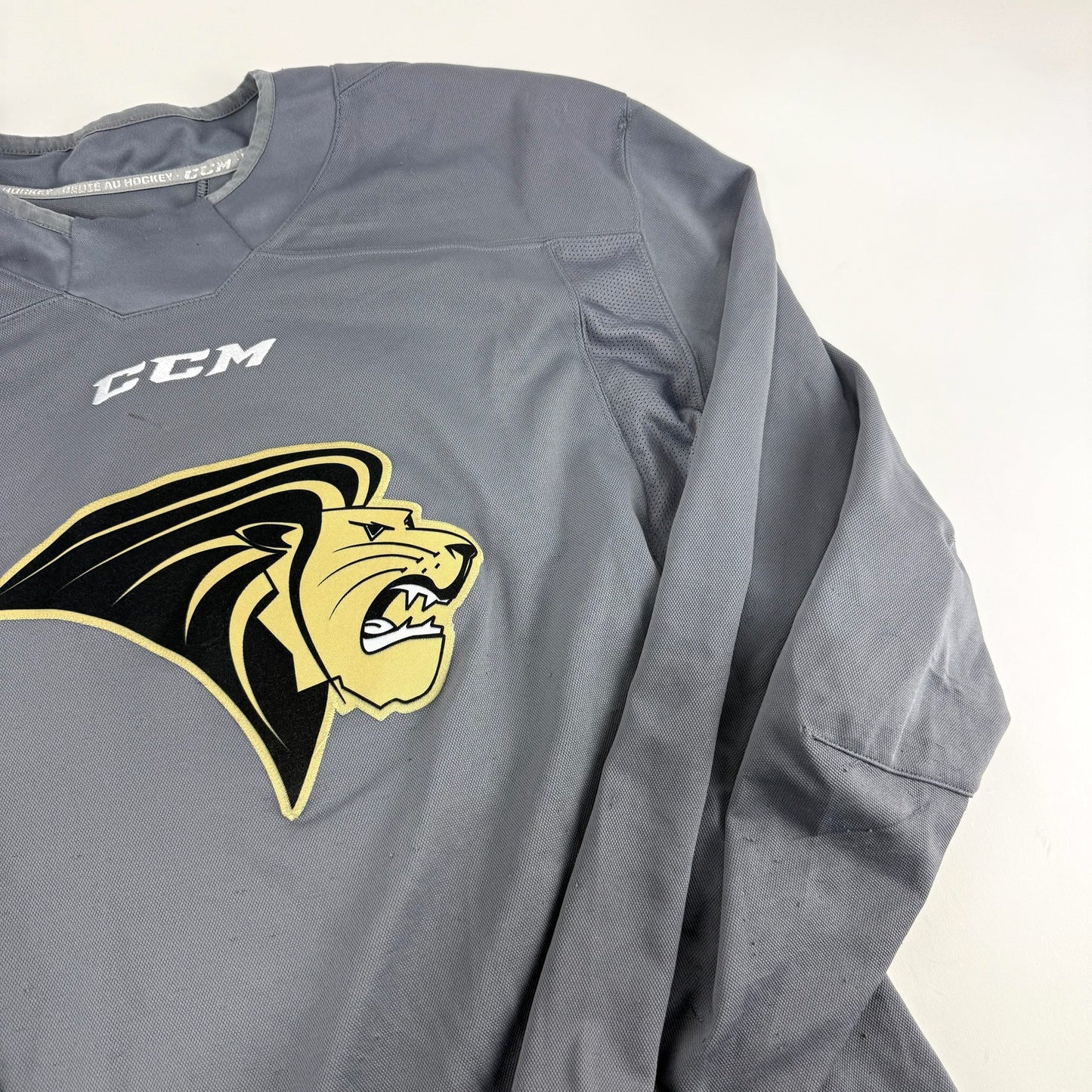 Used Grey Lindenwood CCM Practice Jersey | XL | E199