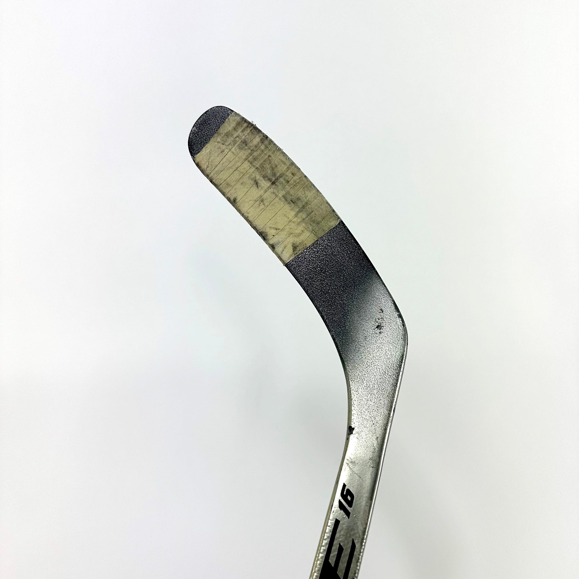 Used Left Easton Synergy SE16 | 105 Flex Heel Curve Non Grip | Richards | G412 - Top Flight Hockey