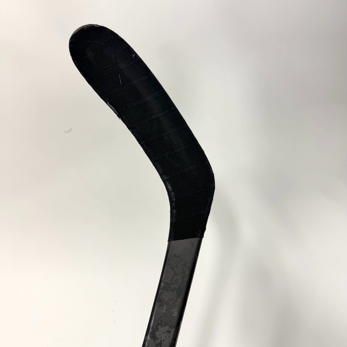 Used Left CCM Ribcor Trigger 9 Pro | 75 Flex P28 Curve Grip | AB735
