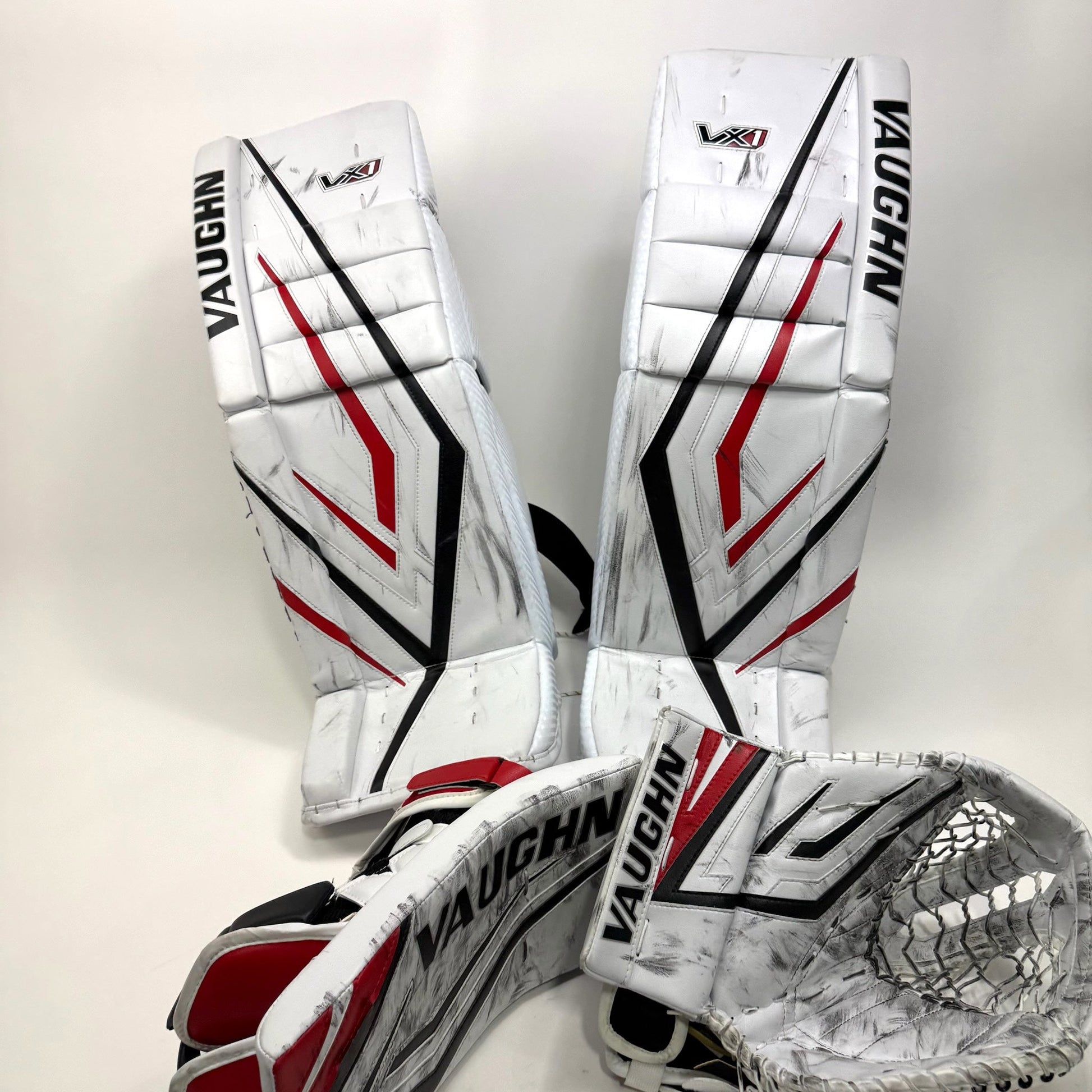 Used Chicago Blackhawks Vaughn VX1 Full Goalie Set | 35 +1" | Petr Mrázek - Top Flight Hockey