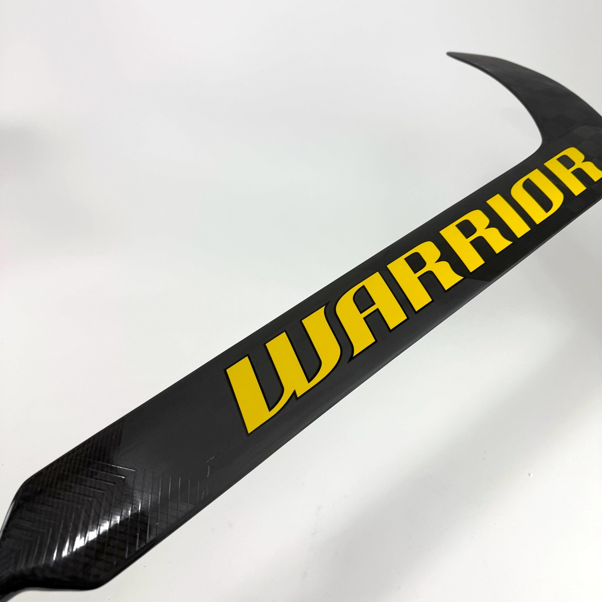New Full Right Black and Yellow Warrior Ritual V2 Pro+ | 26" Paddle W31 Curve | Bussi | J799 - Top Flight Hockey