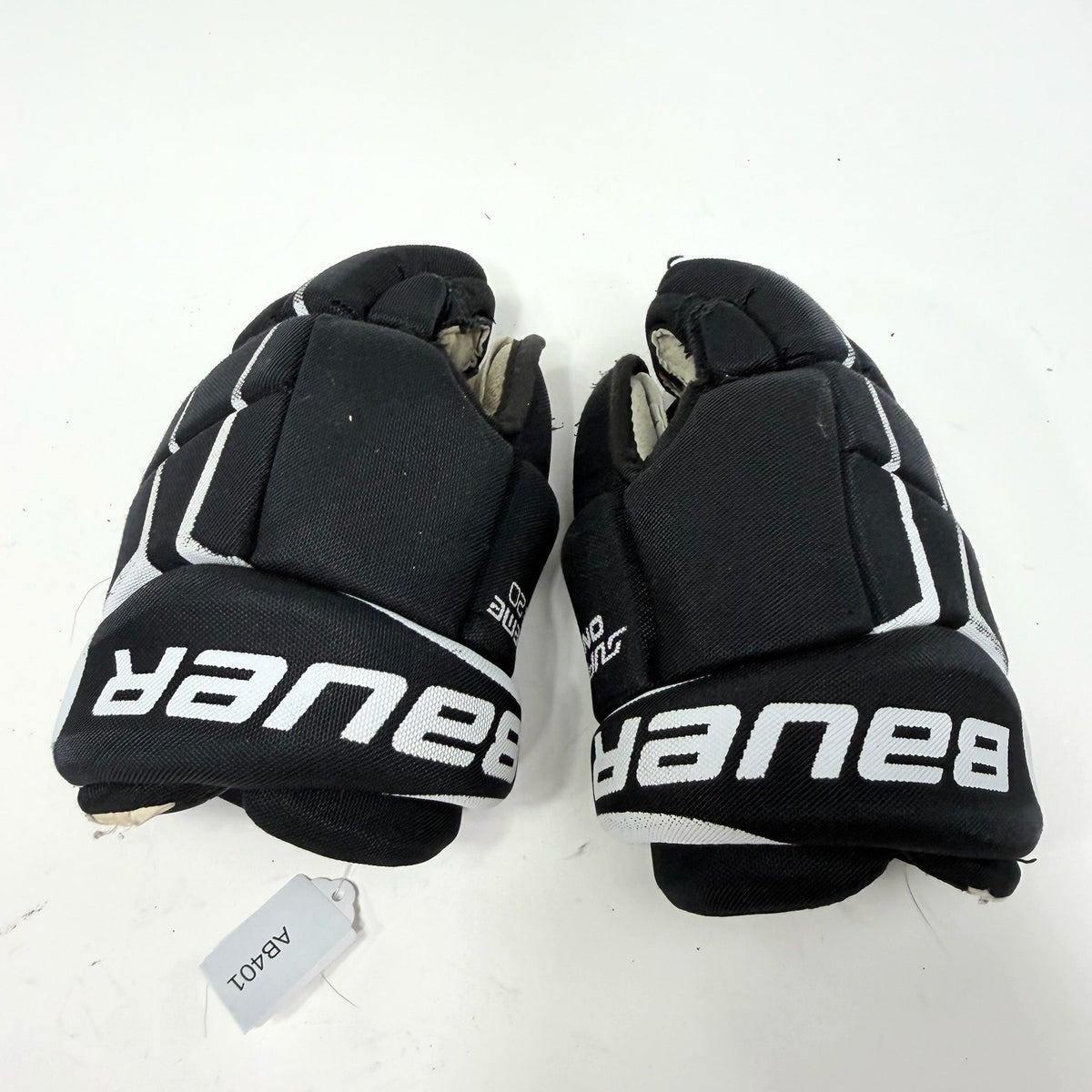 Used Black Bauer Supreme ONE 20 Gloves | 10" | AB401