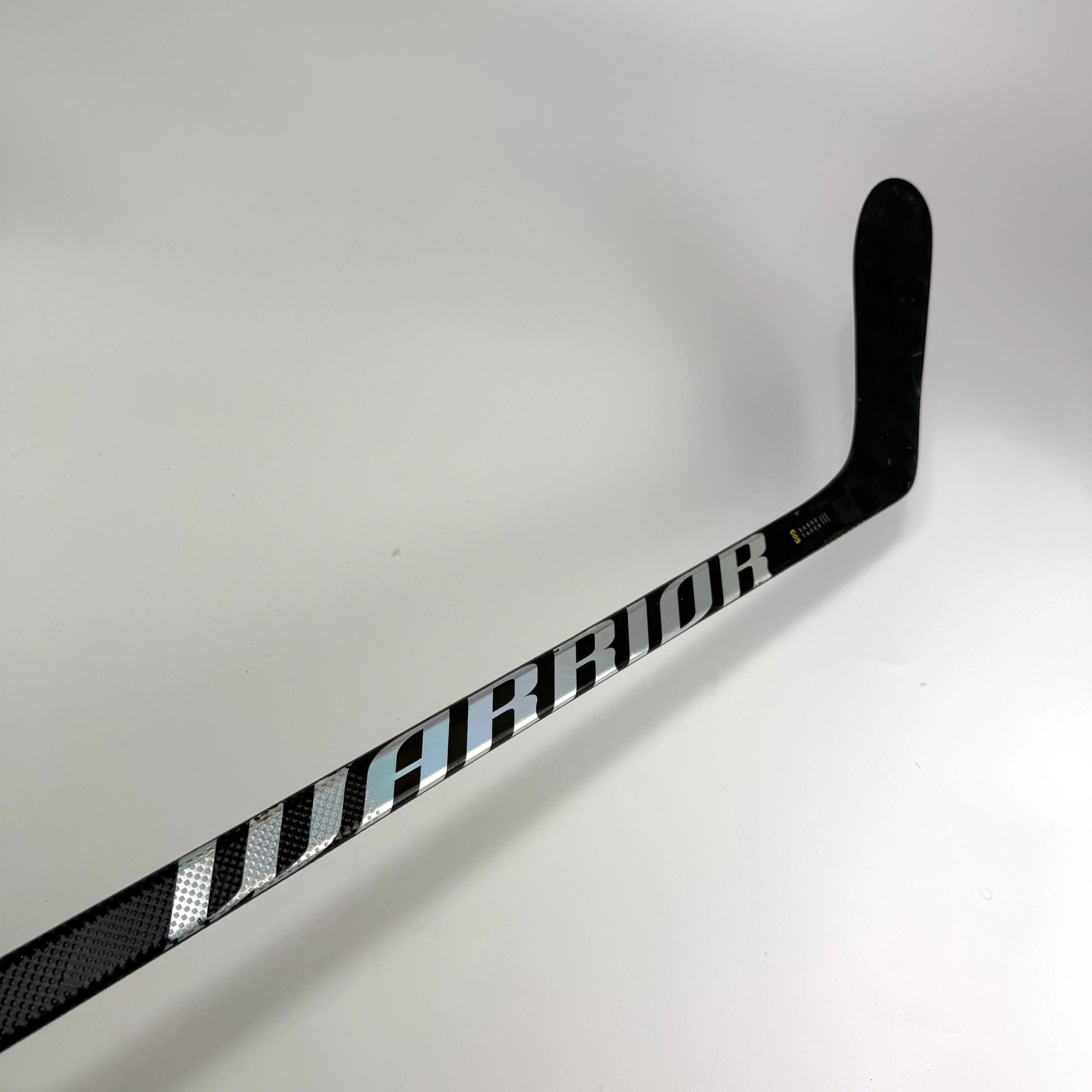 Used Left Yellow Warrior Alpha LX2 Pro | 85 Flex P28 Curve Grip | F362 - Top Flight Hockey