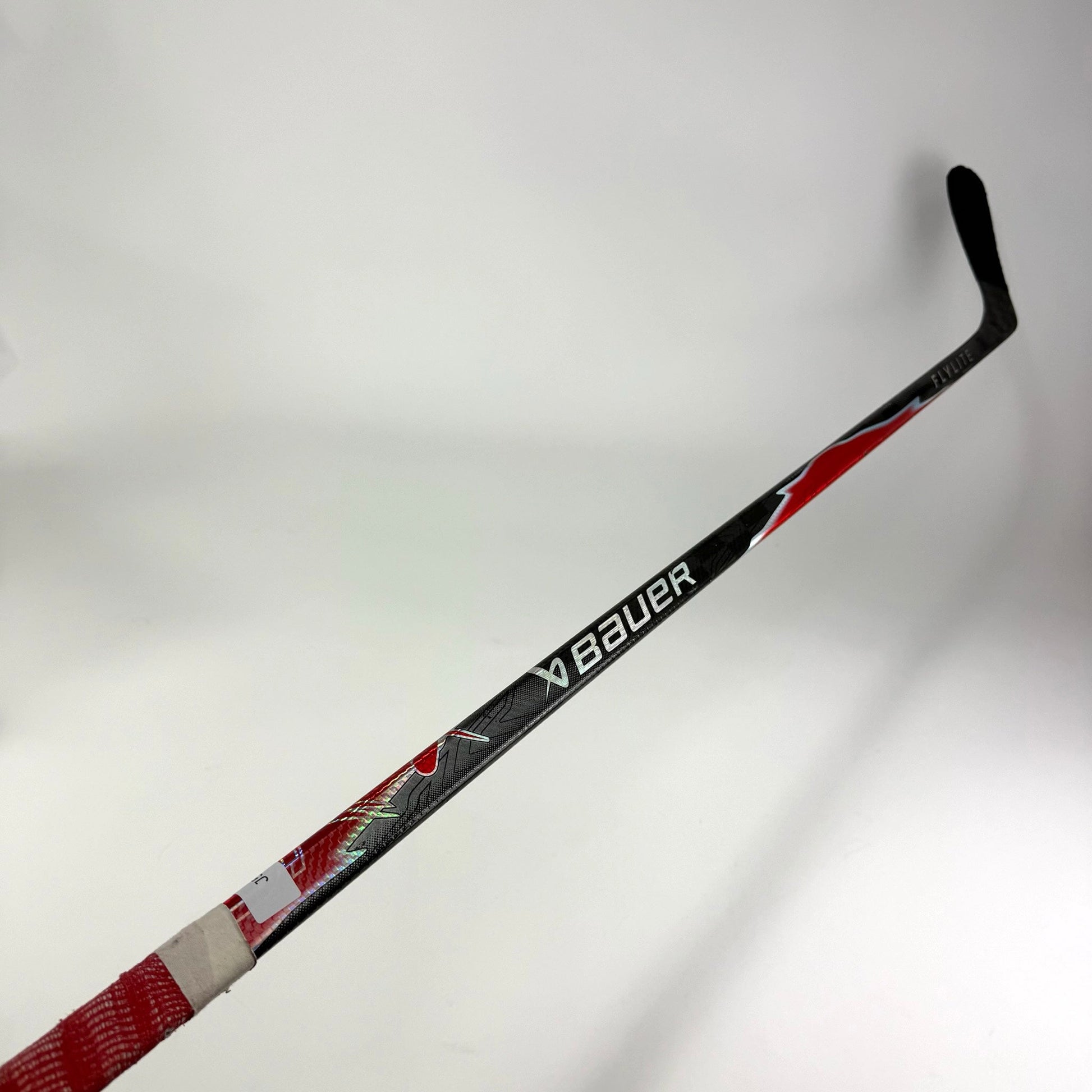 Used Left Red Bauer Flylite | 77 Flex P92 Curve Grip | J569 - Top Flight Hockey