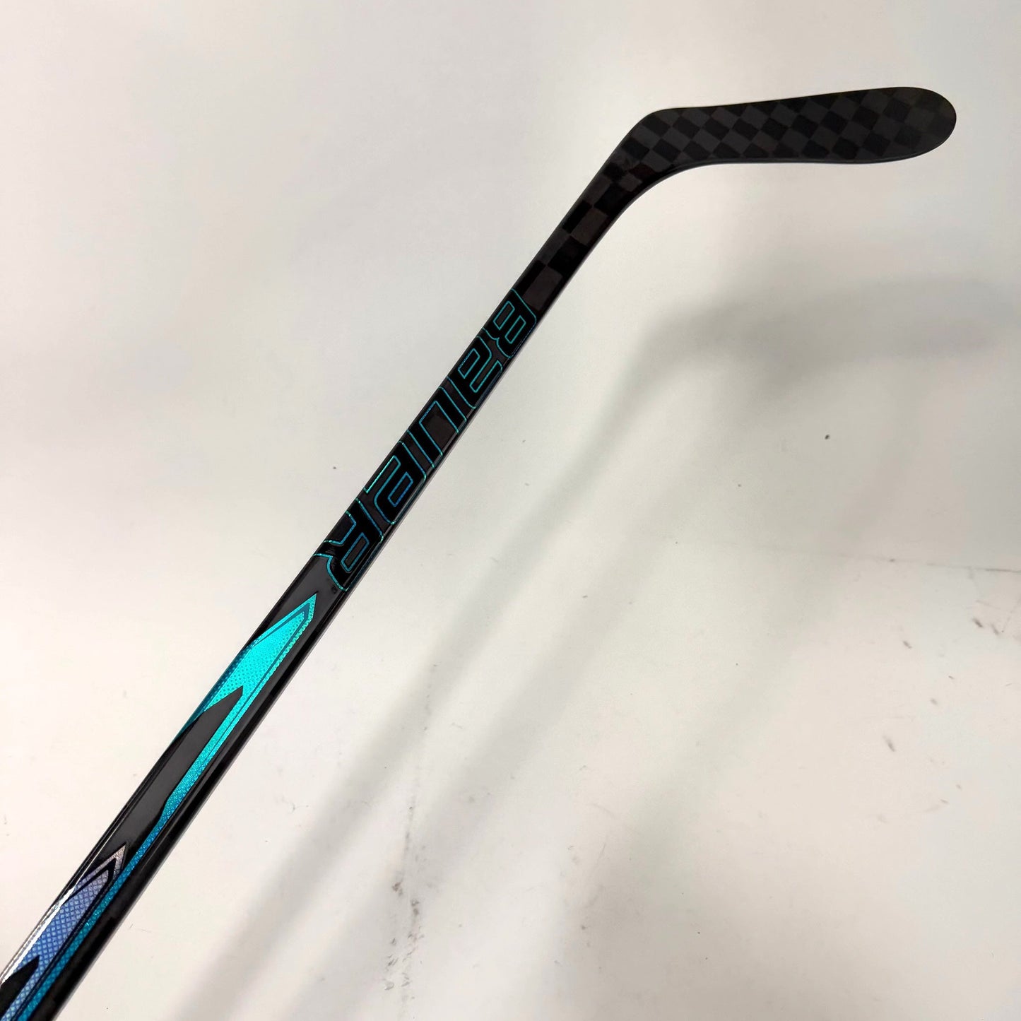 UNRELEASED - New Right Bauer Supreme Fuse | 55 Flex P28 Curve Grip | AB833