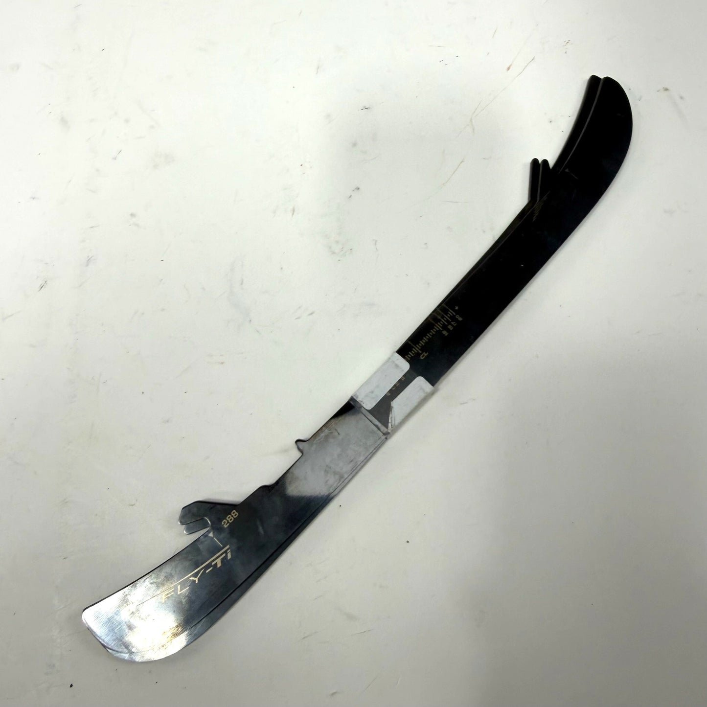 Used Bauer Fly-ti Steel Chicago Blackhawks #55 | 288mm | BH347