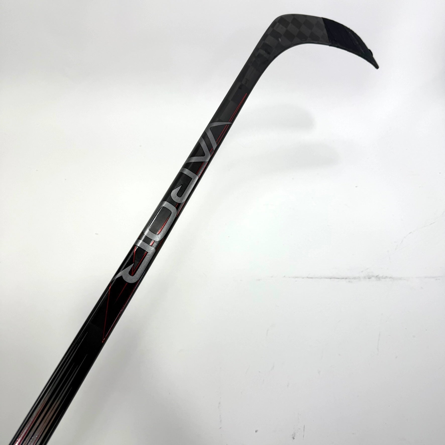 Used Left Red Bauer Vapor Hyperlite 2 | 87 Flex P28 Curve Grip | Ilya Mikheyev | BH191 - Top Flight Hockey