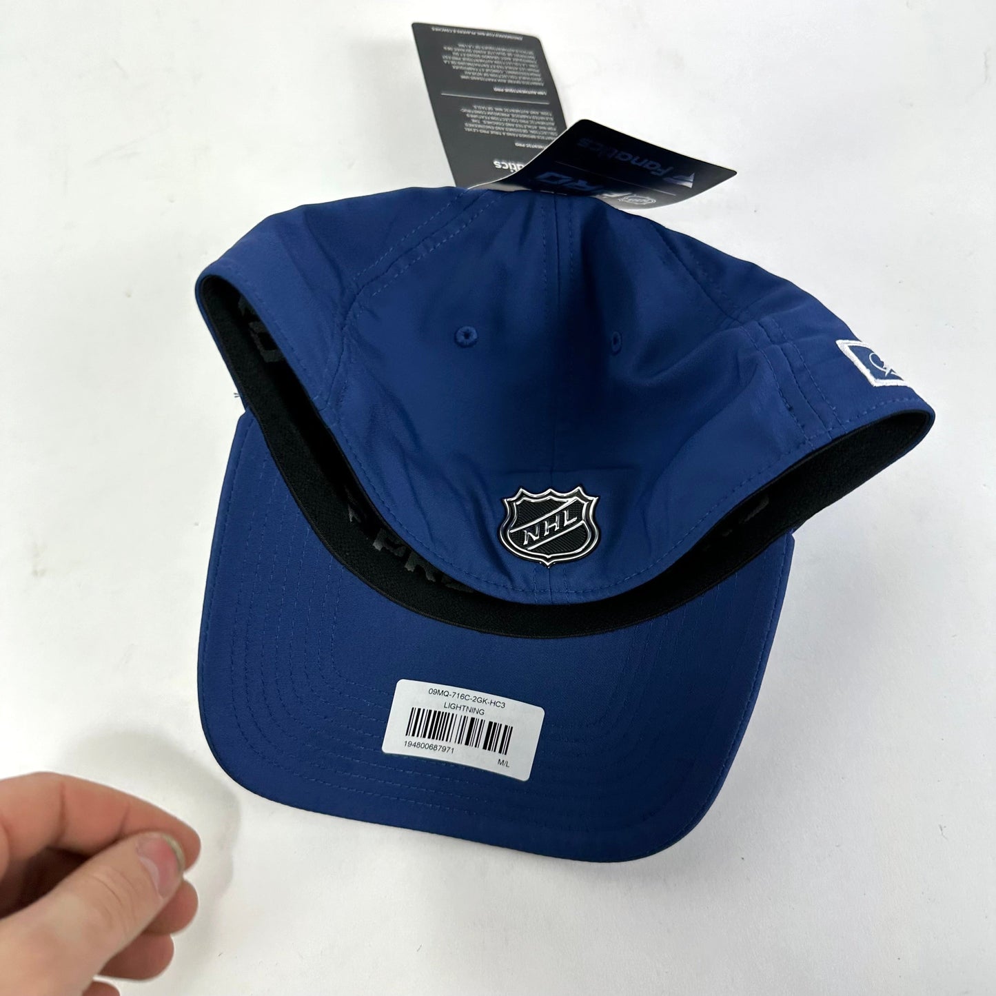 Brand New Blue Tampa Bay Lightning Fanatics Medium/Large Fitted Hat