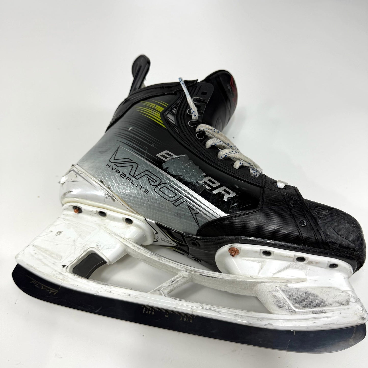 Used Bauer Vapor Hyperlite 2 Skates | Size 9 Fit 1 | AB802