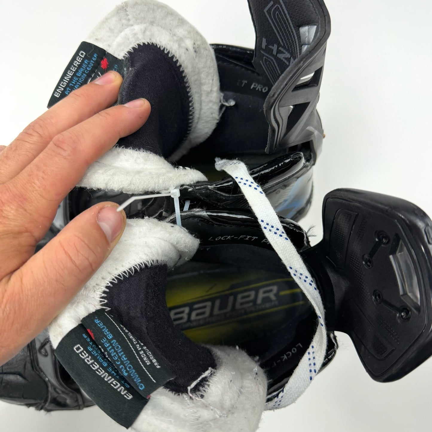 Used Blue Bauer Supreme Shadow Skates | 8.5 Fit 1 | J123