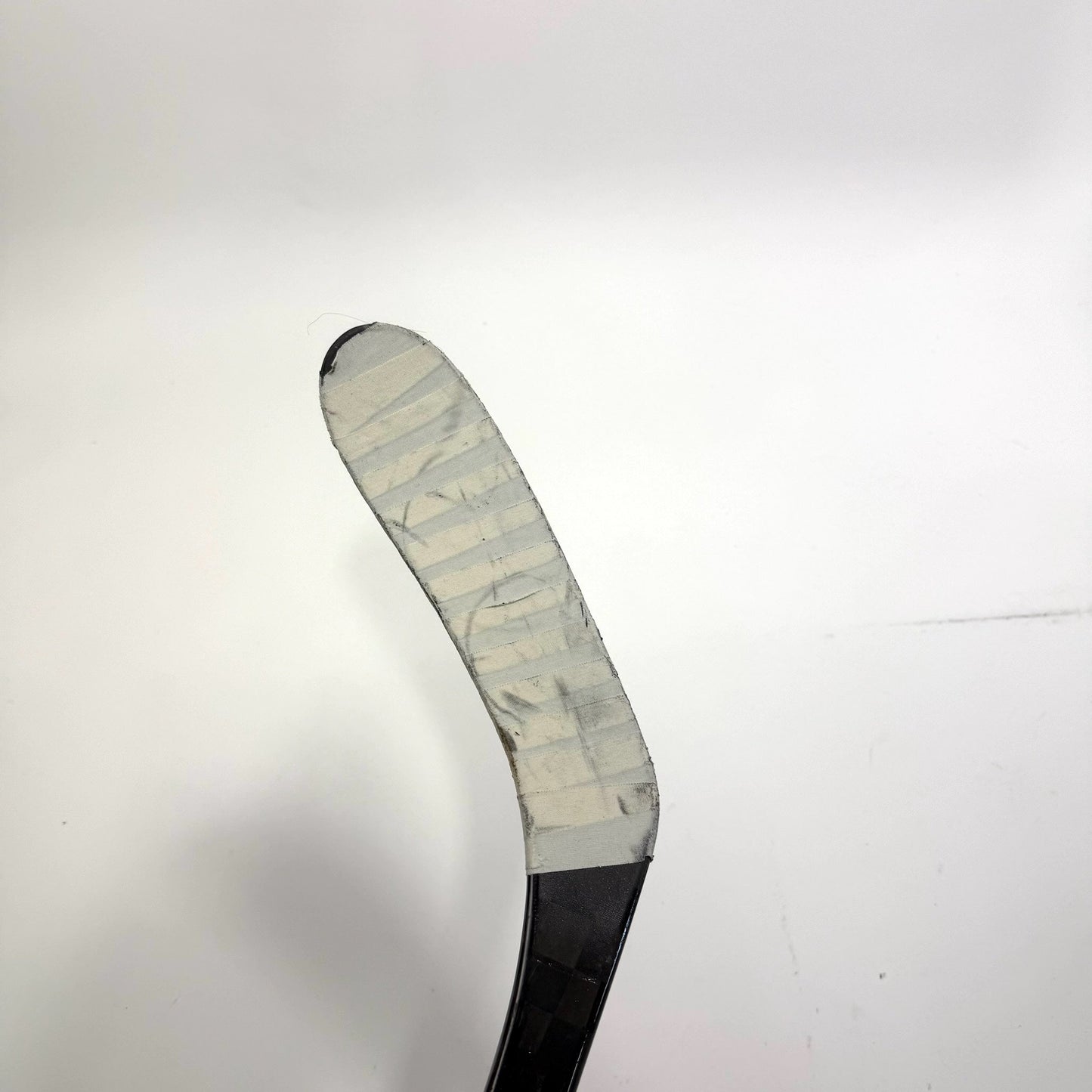 Used Left Red Bauer Pulse | 87 Flex P28 Curve Grip | Matt Gryzelcyk | BH135