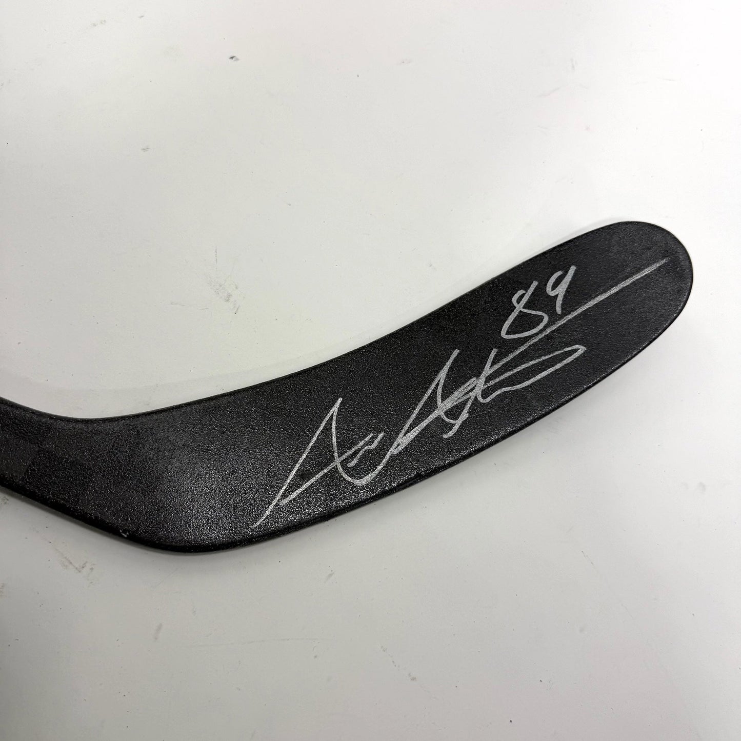 Broken Autographed Left Warrior Covert QR6 | 90 Flex Jurco Pro Curve Grip | Athanasiou | BH178