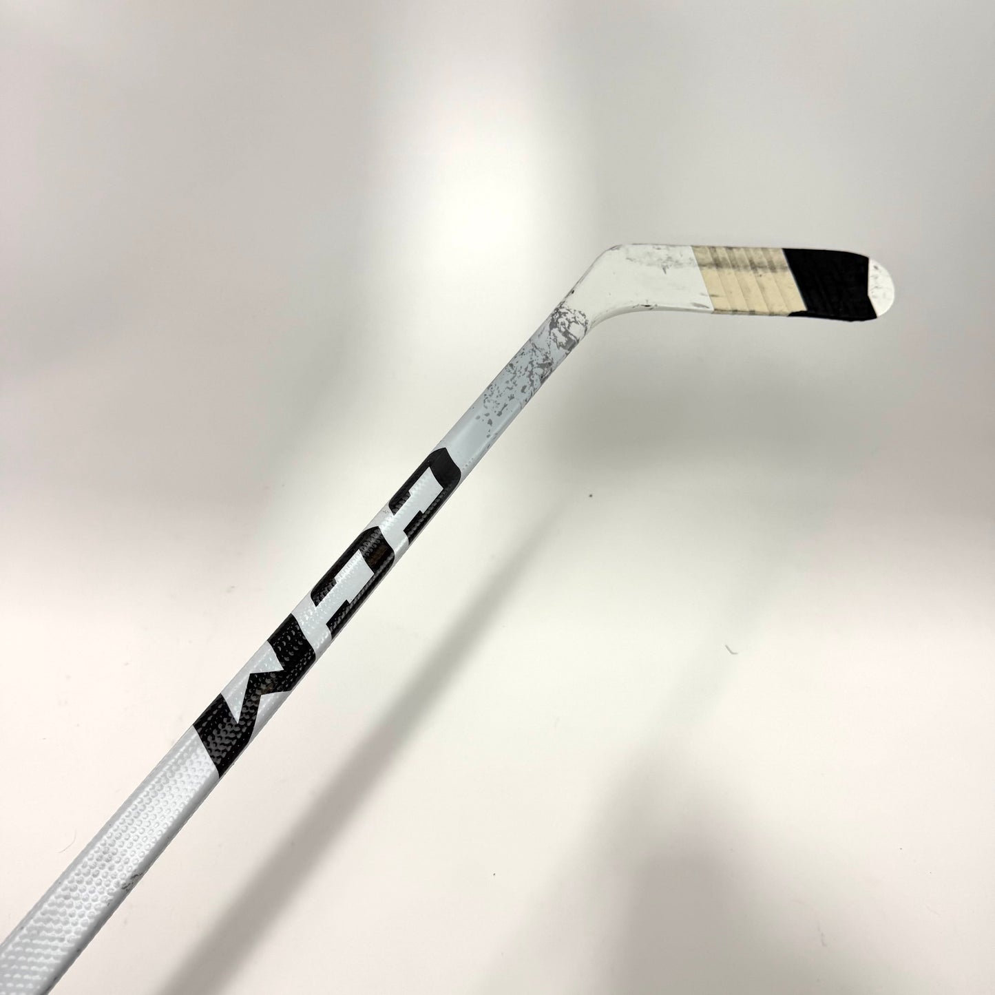 Used Right White CCM Trigger 9 Pro | 80 Flex P92M Curve Grip | AB956