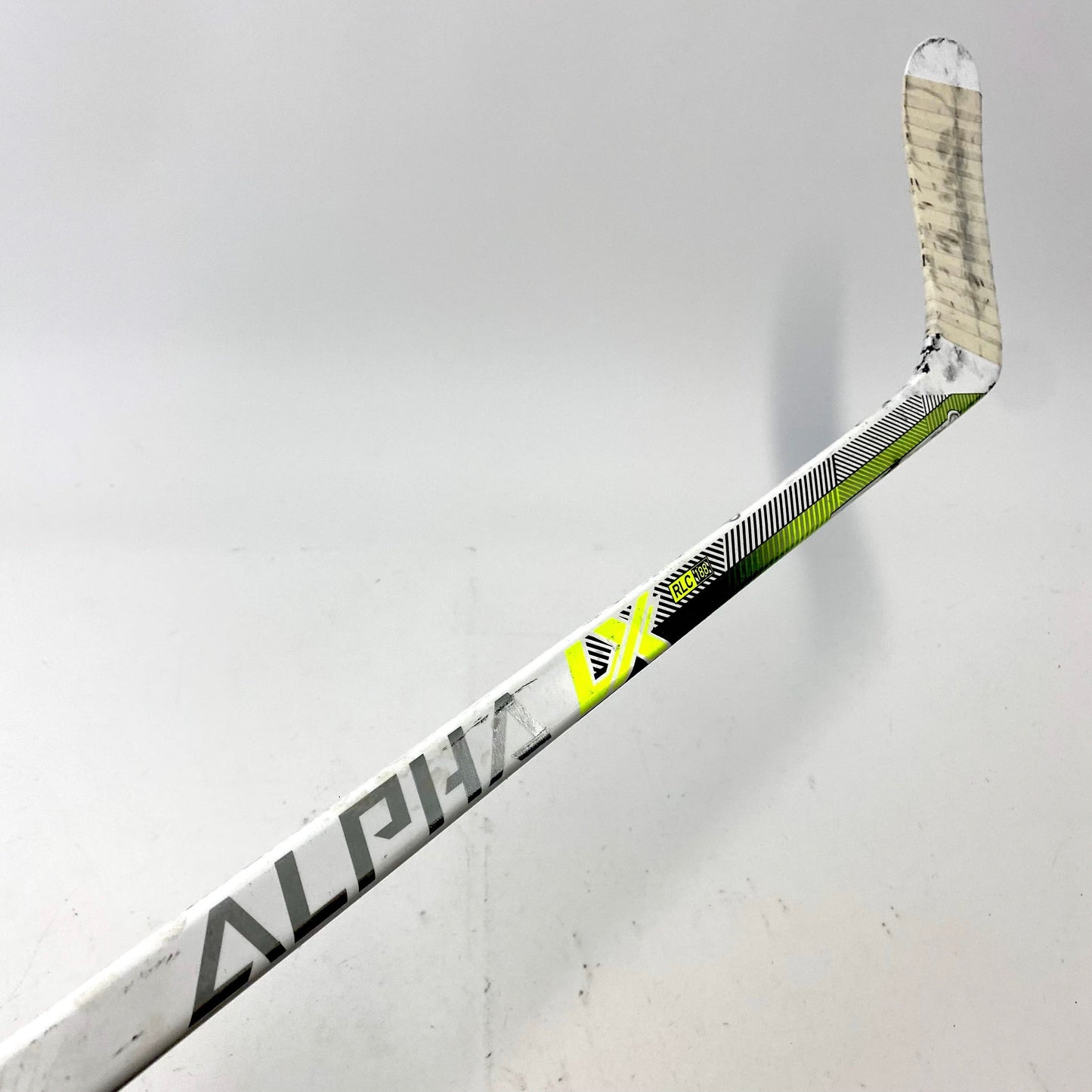 Used Left Handed White Warrior Alpha LX Pro | 90 Flex | P28 Custom Curve | Grip | #M431 - Top Flight Hockey