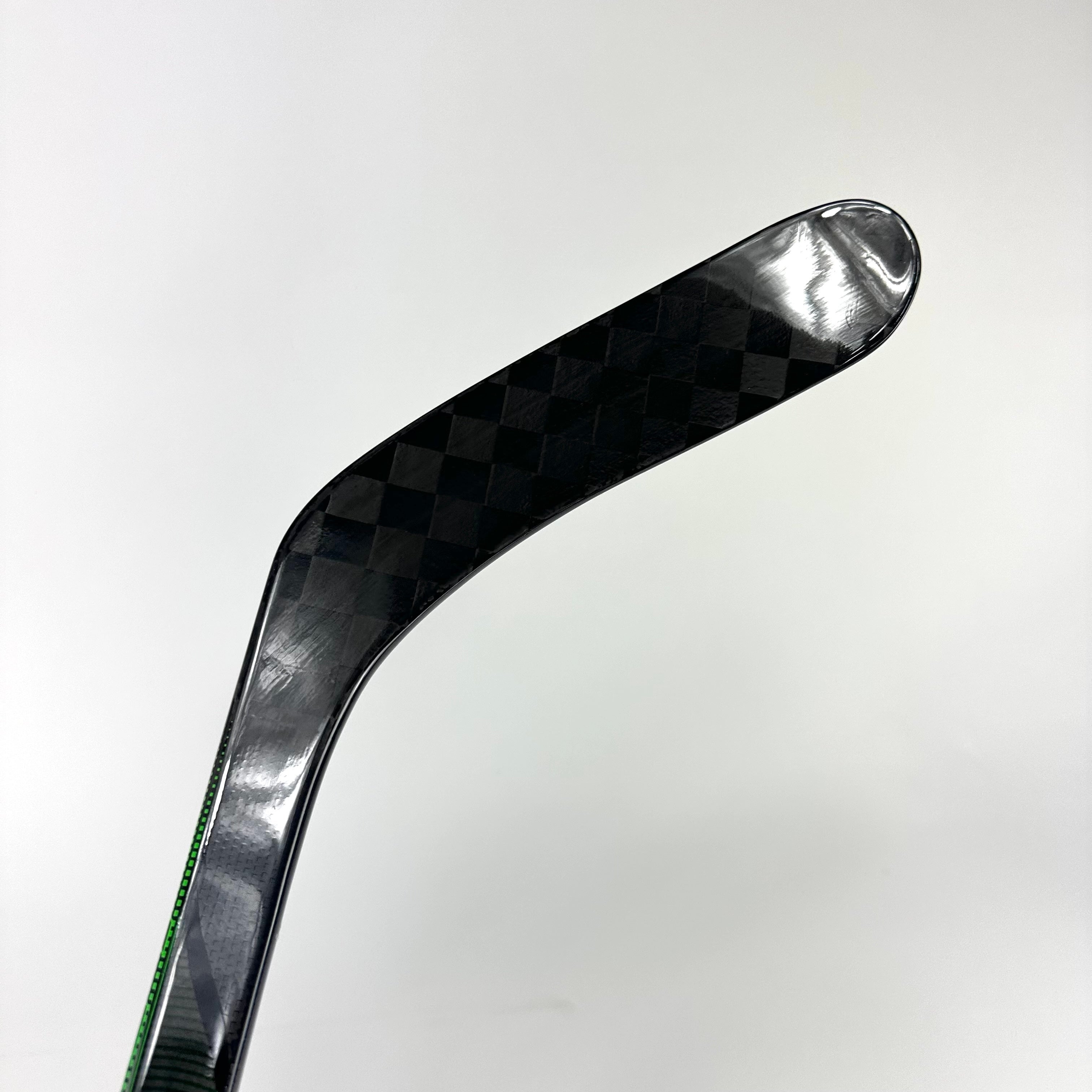 New Right CCM Ribcore Trigger 5 Pro | 85 Flex Custom Toe Curve Grip | M587