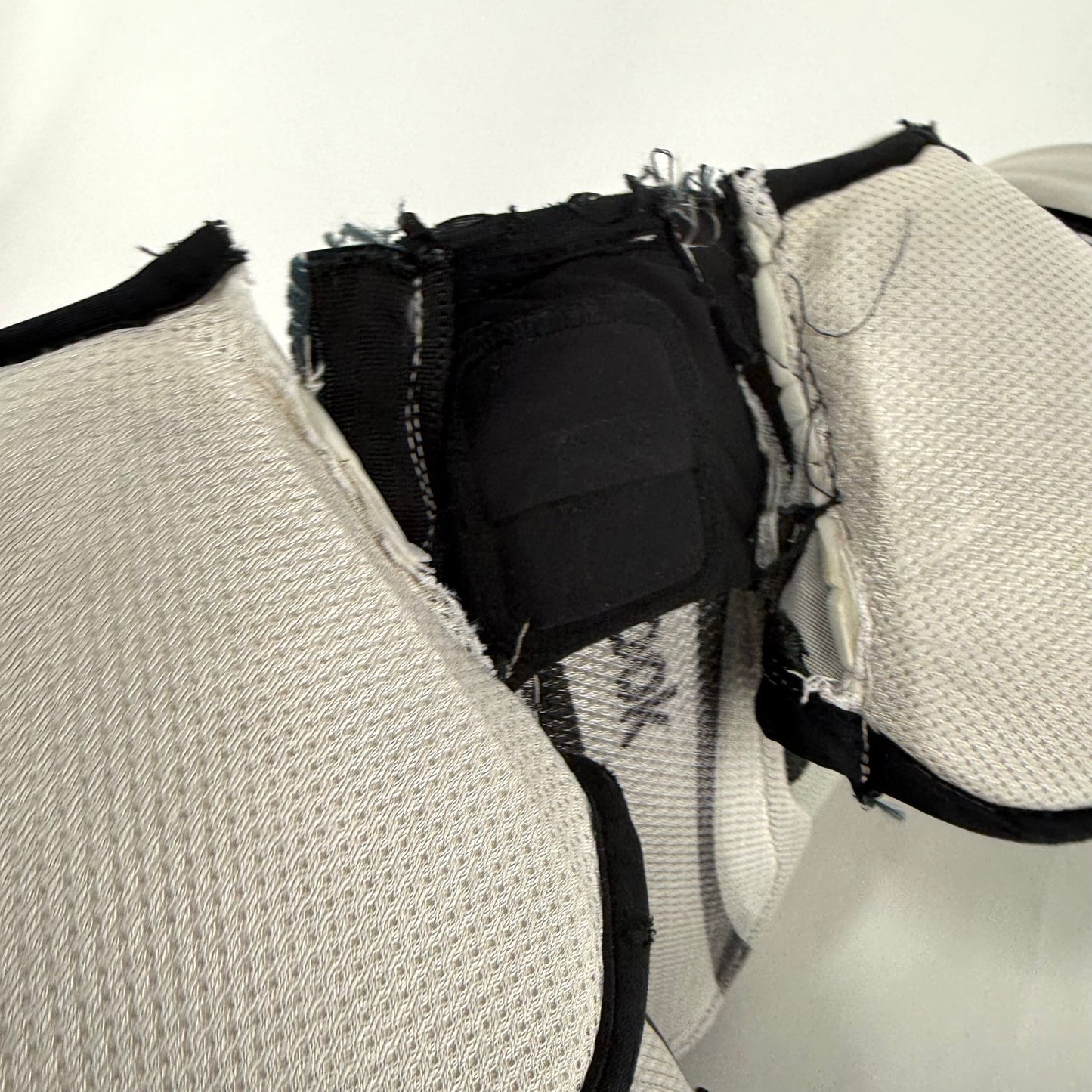 Used Reebok 9K Pro Shoulder Pads | Small/Medium | U288 (Andrew Ladd? Chicago Blackhawks)