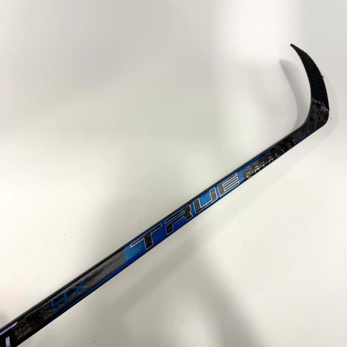 Used Right Blue True Catalyst 9X | 80 Flex P92 Curve Grip | AB958