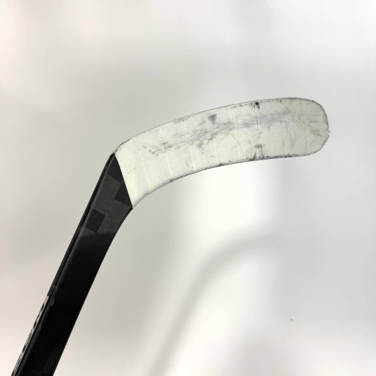 Used Right Blue CCM Jetspeed FT8 Pro | 85 Flex P92 Curve Grip | AB951