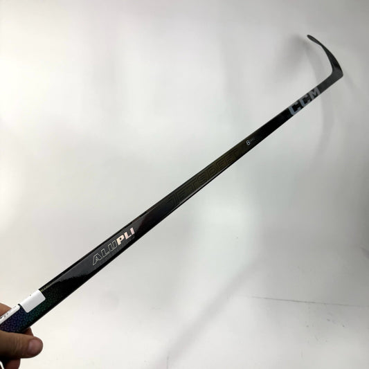 New Right Black CCM Jetspeed FT8 Pro | 55 Flex P28 Curve Non Grip | J225