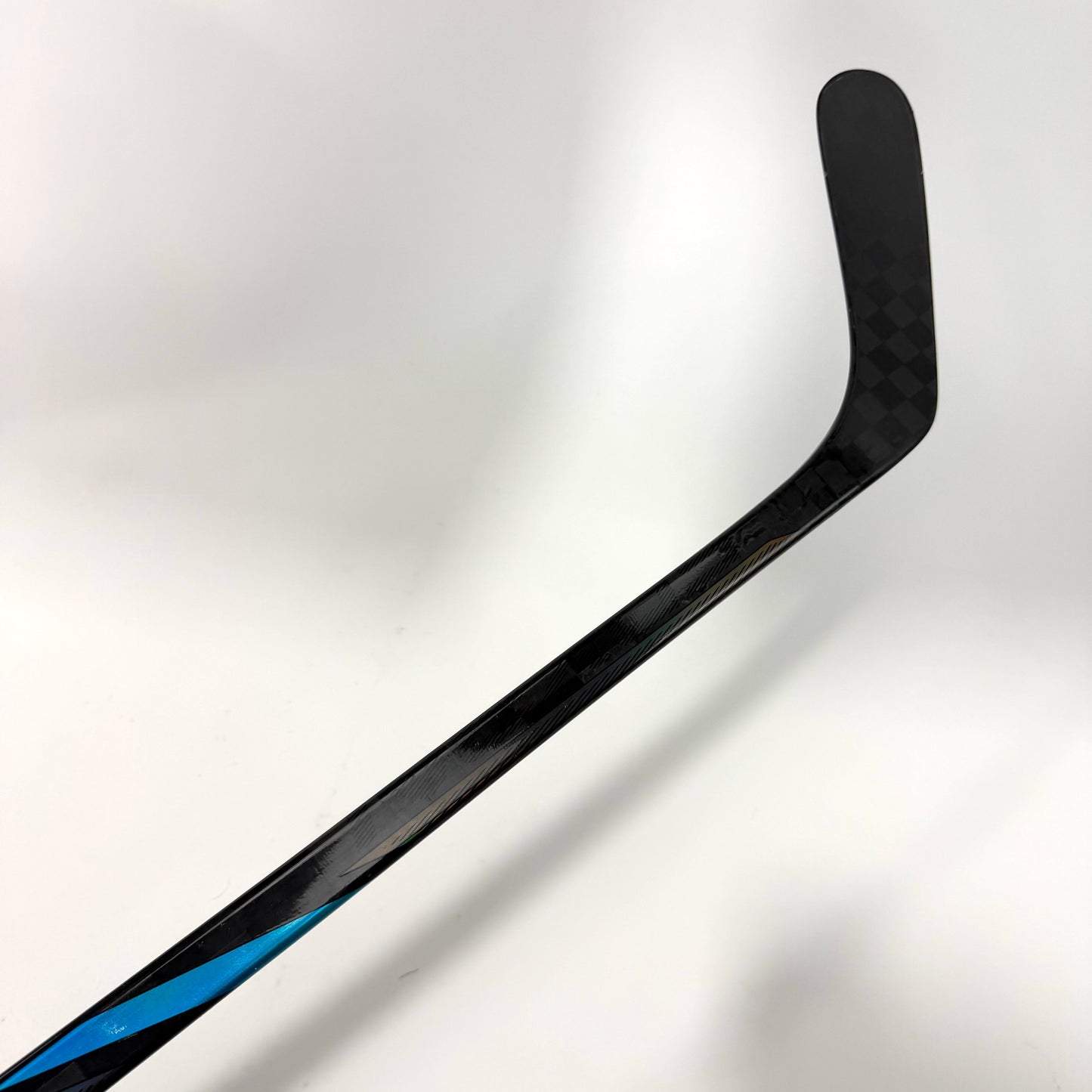 Used Once Left Bauer Nexus Tracer | 87 Flex P92 Curve Grip | AB933
