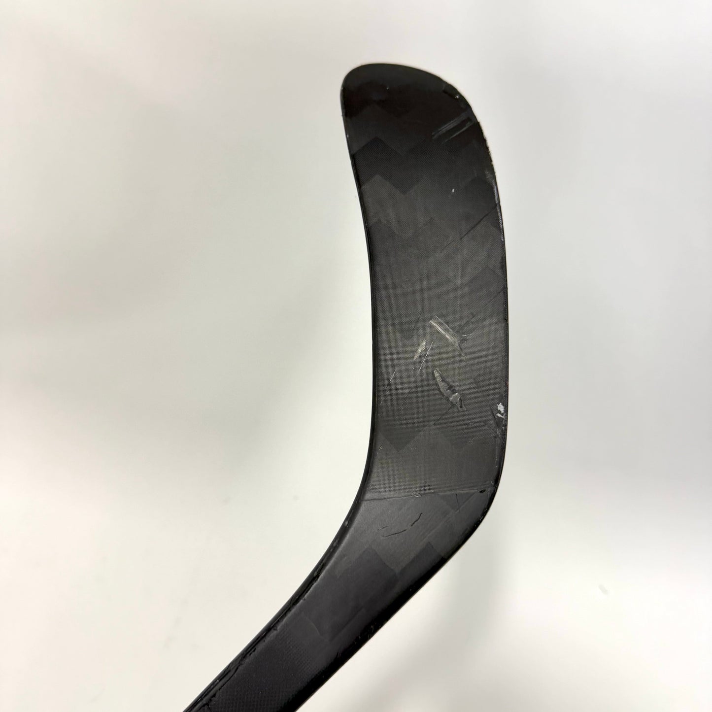 Used Right CCM Tacks XF Ghost | 75 Flex P28 Curve Grip | AB947