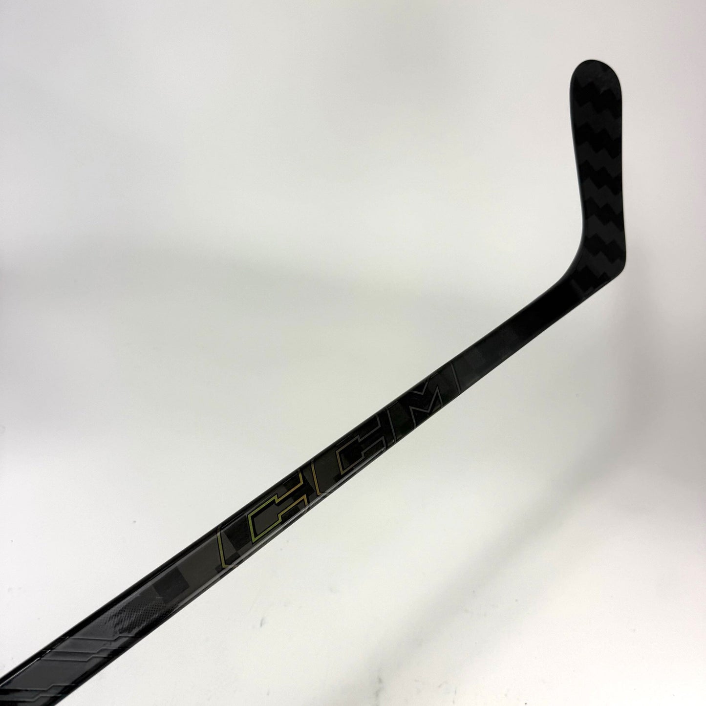 New Left CCM Tacks XF Ghost | 90 Flex P86 Curve Grip | Roman Josi | J464