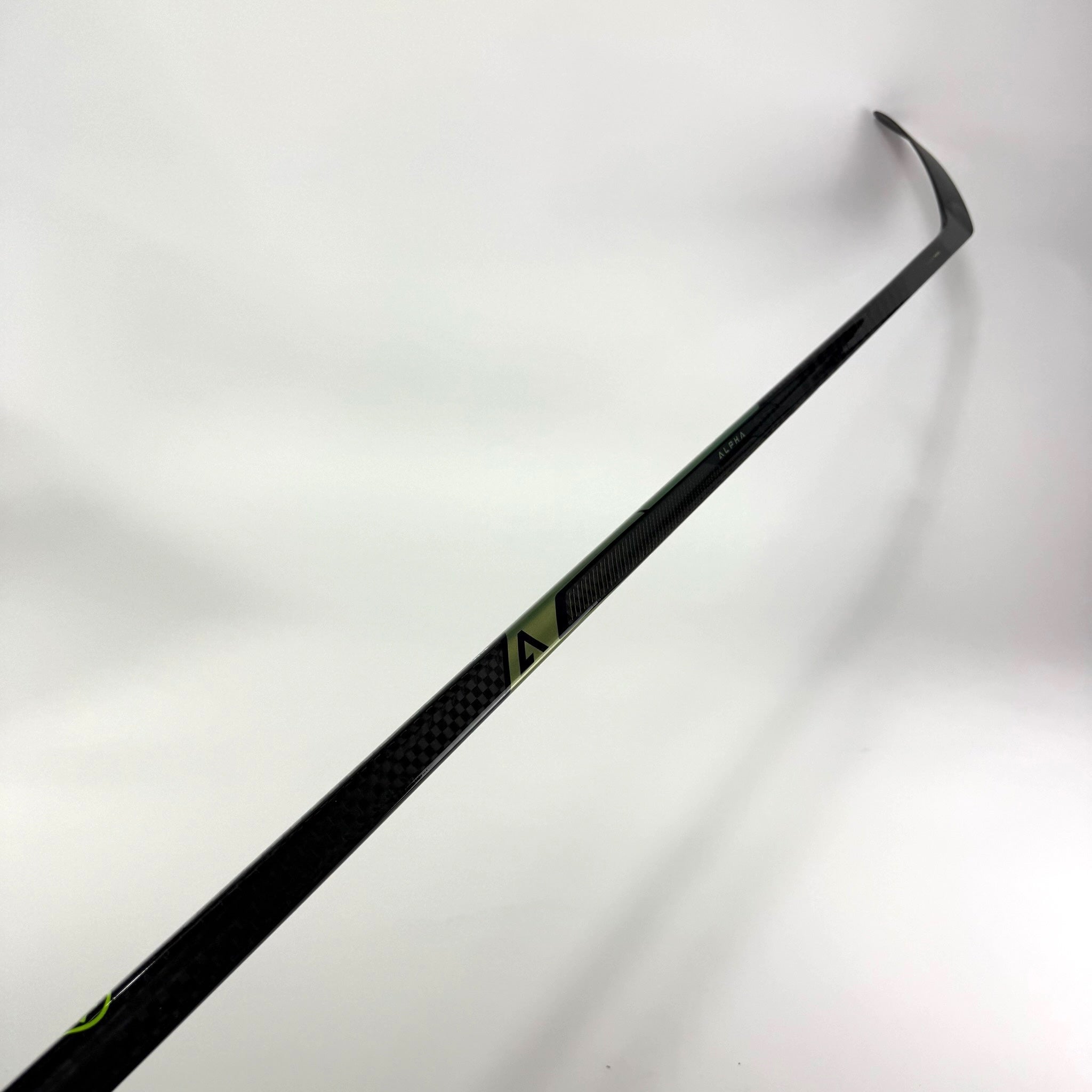 New Right Warrior Alpha LX3 | 85 Flex M28 Curve Grip | E384 - Top Flight Hockey