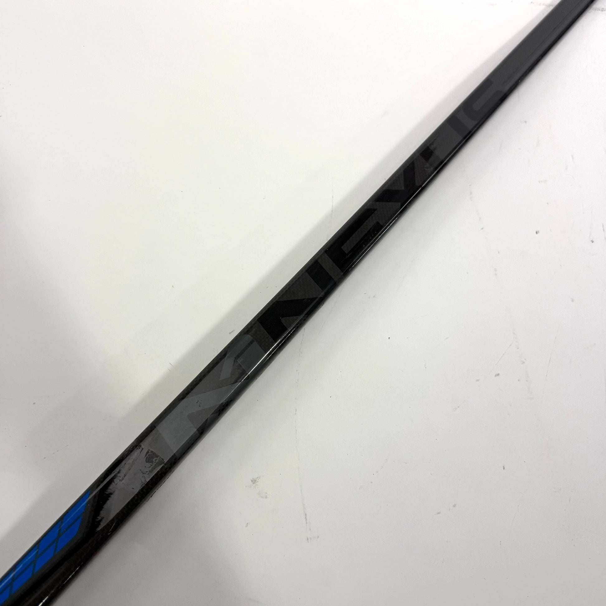 Used Left Bauer Nexus 8000 | 107 Flex Custom P92 Curve Grip | Bourque | BH233 - Top Flight Hockey