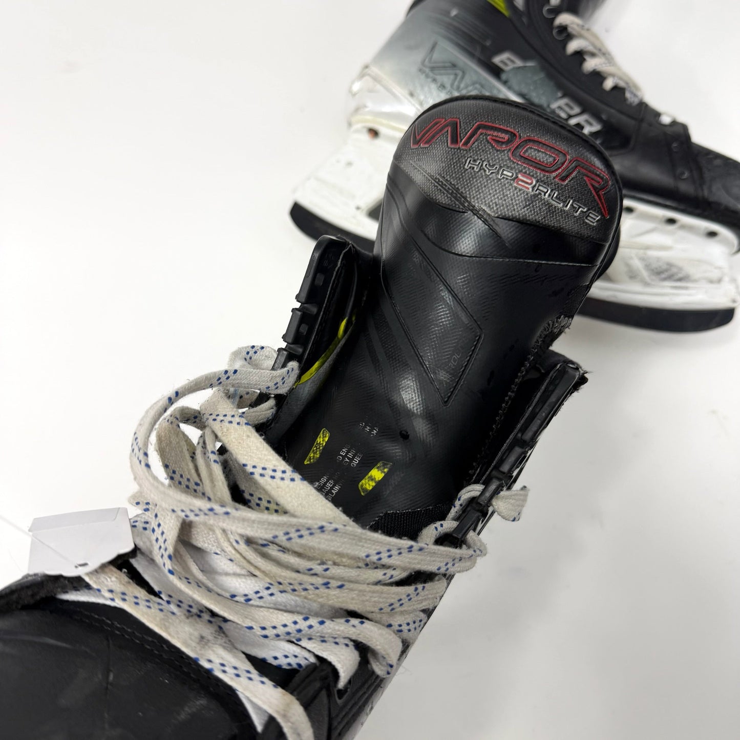 Used Bauer Vapor Hyperlite 2 Skates | Size 9 Fit 1 | AB802