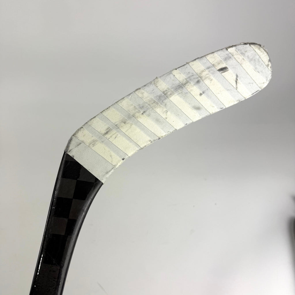 Repaired Right Black Bauer Vapor Hyperlite 2 | 87 Flex Custom Curve Grip | R28 - Top Flight Hockey