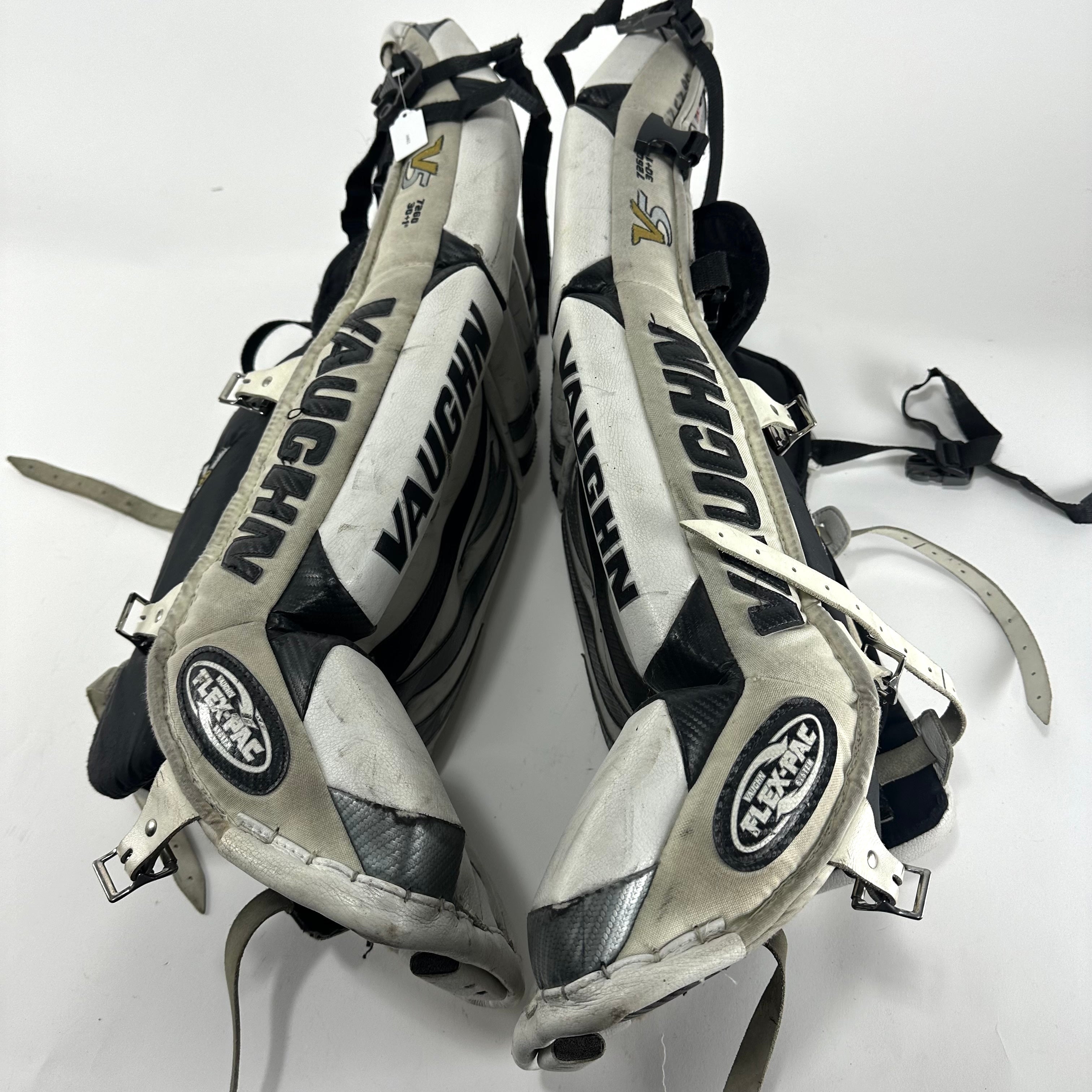 Used White Vaughn V5 Goalie Pads | 30 + 1"