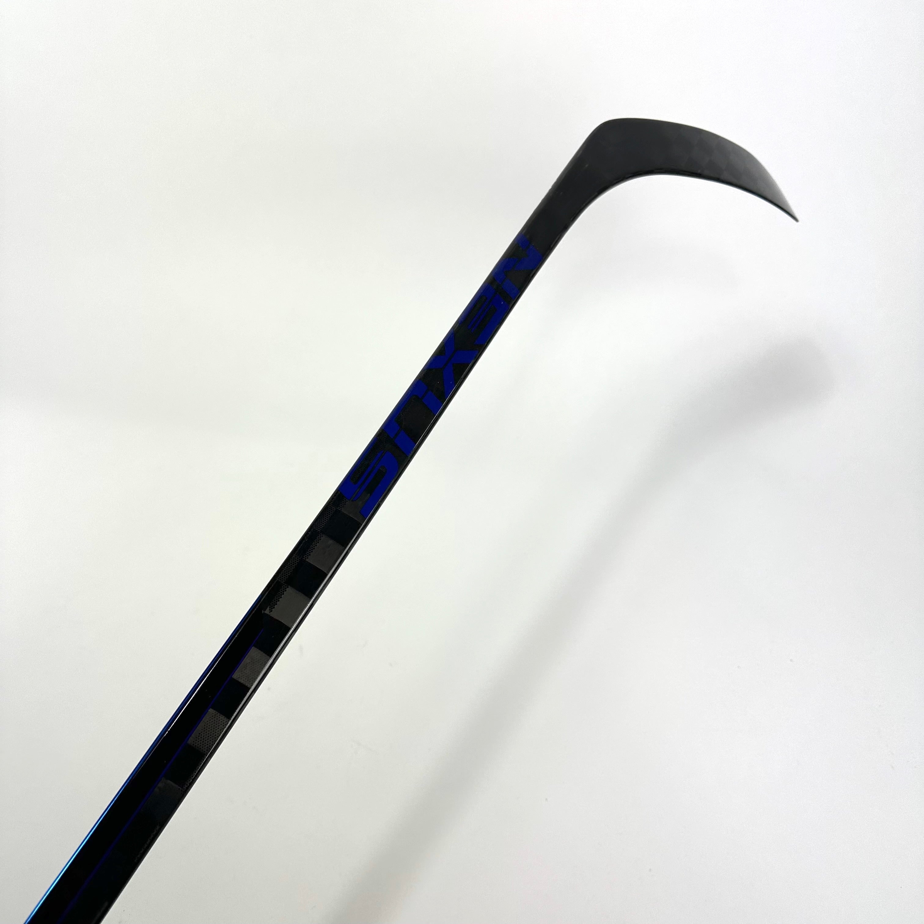 New Left Blue Bauer Nexus Geo | 117 Flex P28 Curve Grip | Maroon | TBL353