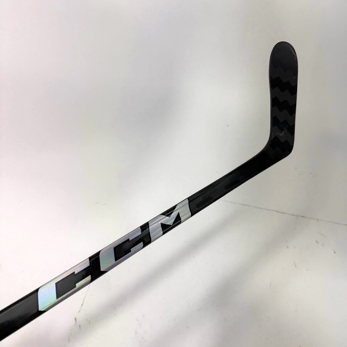 New Left Black CCM Jetspeed FT8 Pro | 55 Flex P28 Curve Grip | J237