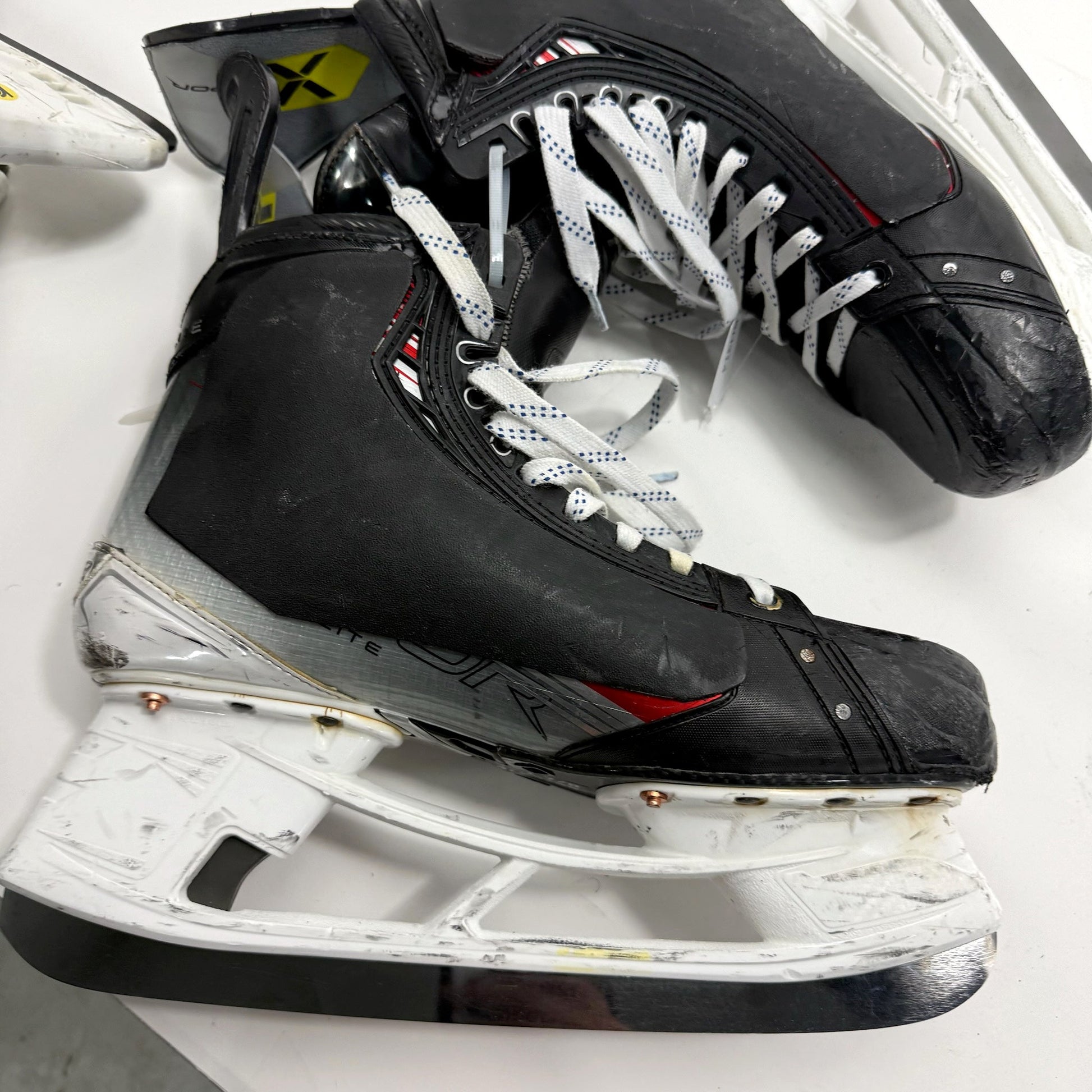 Used Red Bauer Vapor Hyperlite 2 Skates | Size 12 D | Chicago Blackhawks #72 Alex Valsic | BH314 - Top Flight Hockey