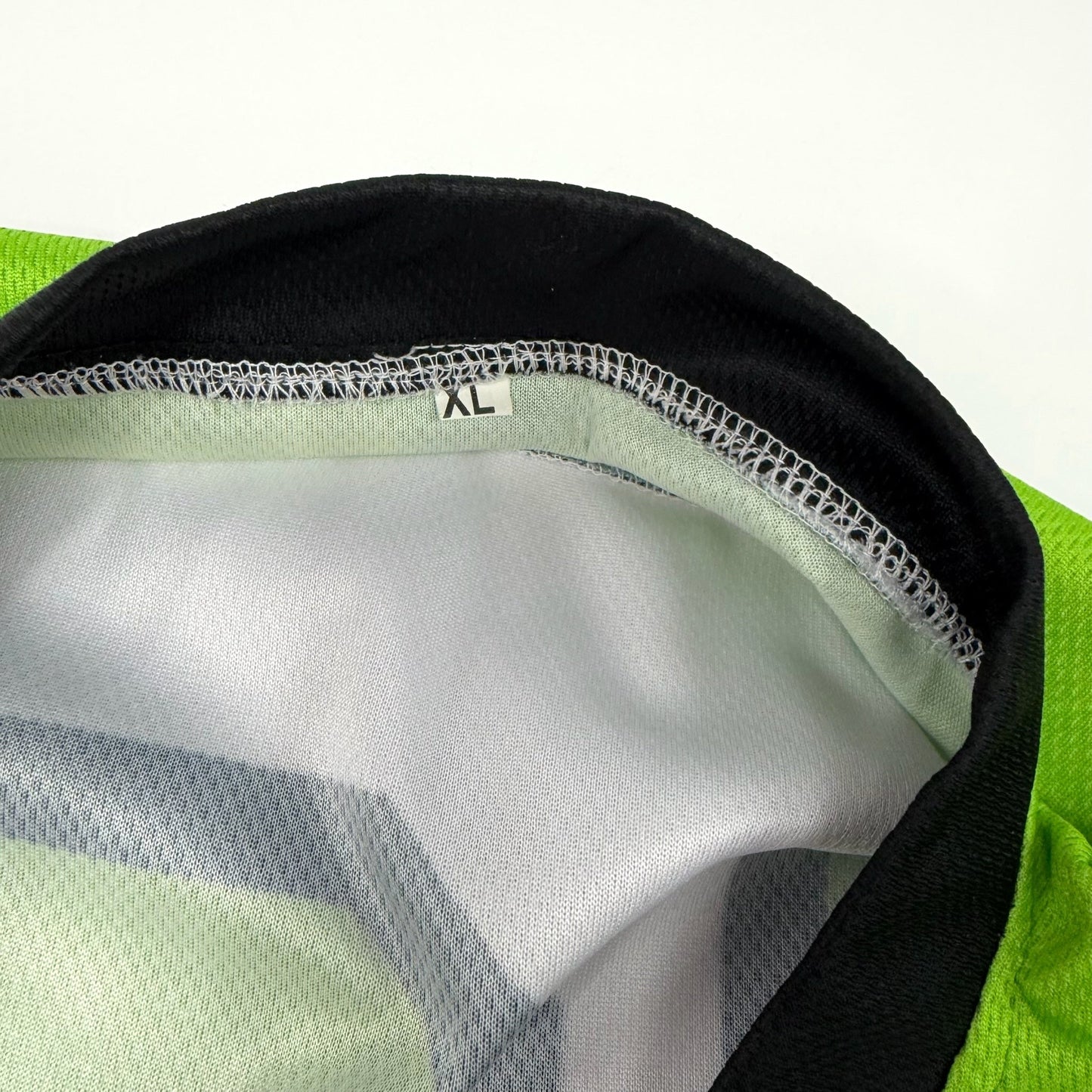 Used White and Green Face off Hockey Jersey | XL | AB743
