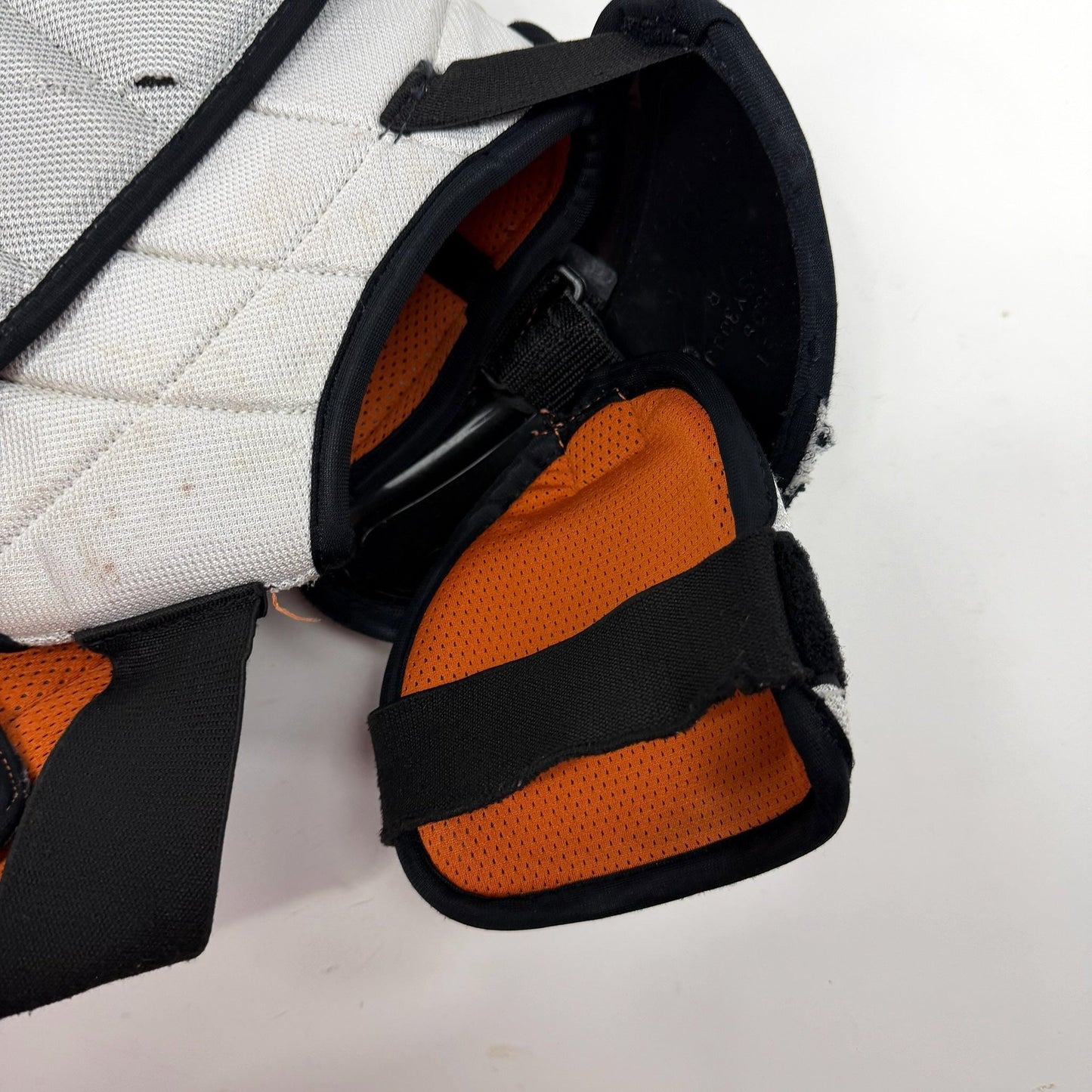 Used Easton Synergy Shoulder Pads | Junior Small?? | AB465